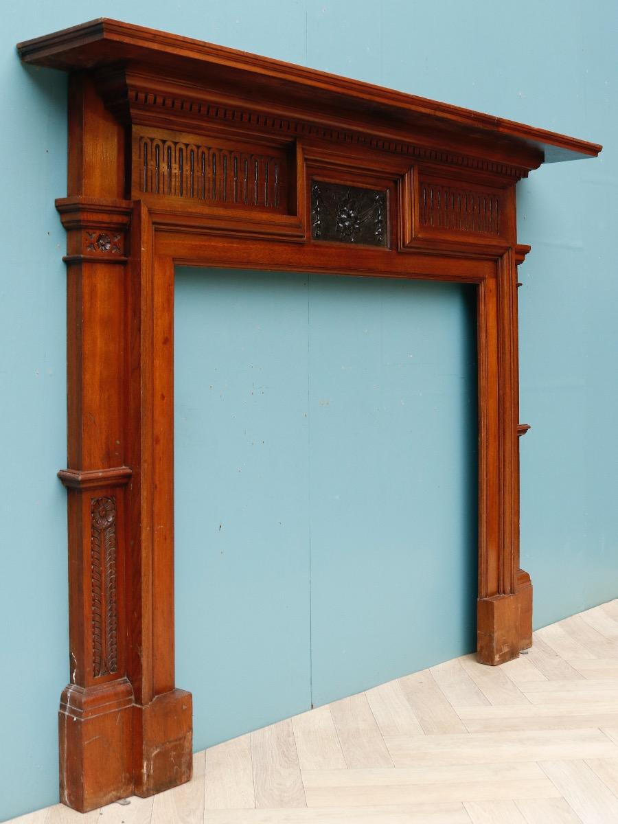 Antique Arts and Crafts Style Walnut Mantel In Good Condition In Wormelow, Herefordshire