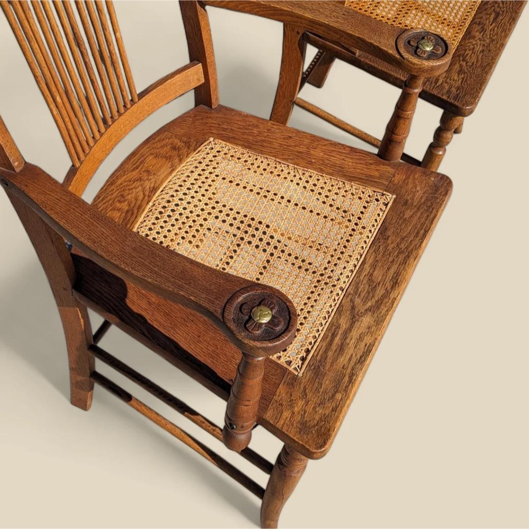 Antike Arts and Crafts Tiger Eiche Esszimmerstühle, Satz von 4 (Tischlerei) im Angebot