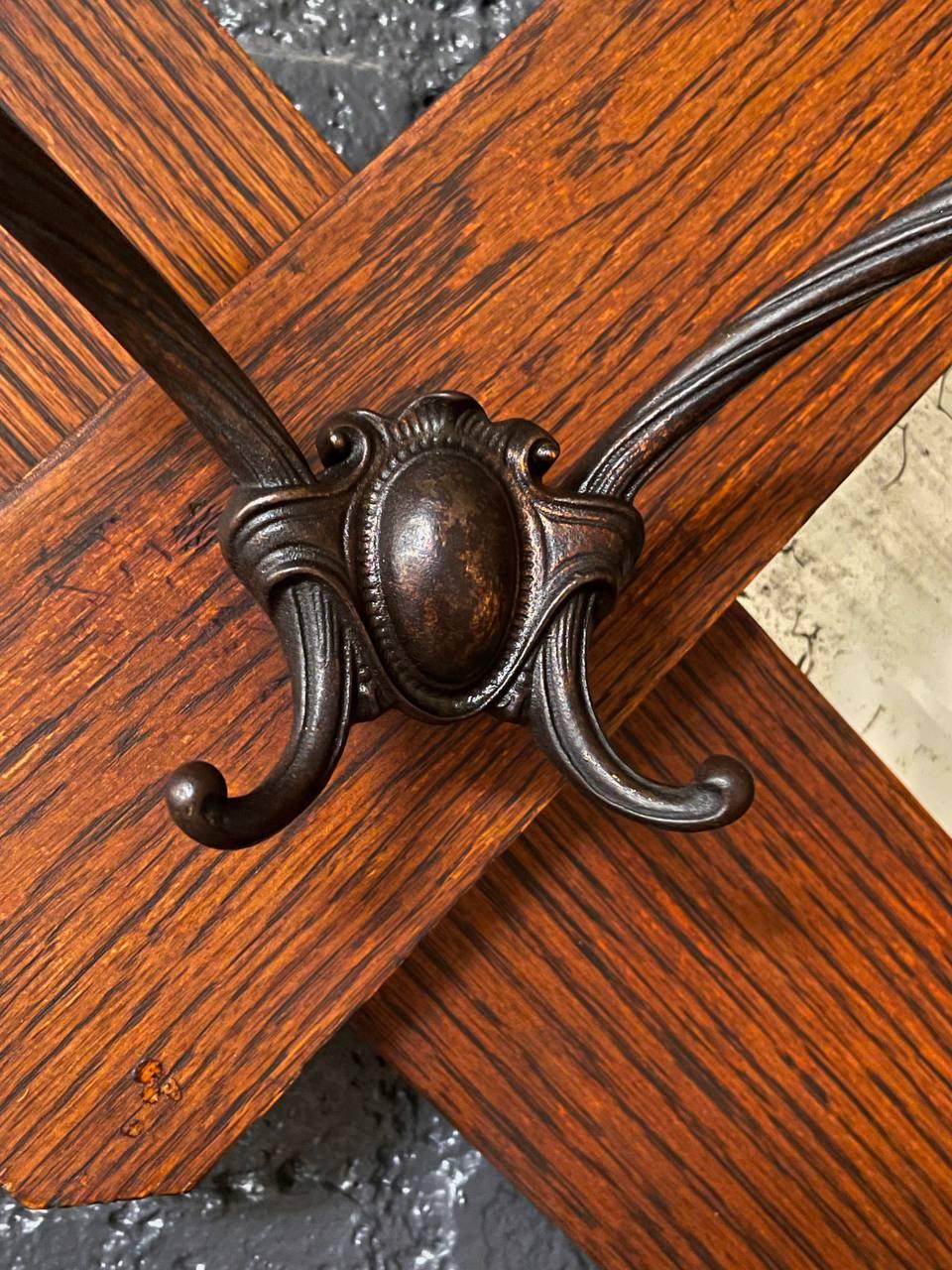 Antique Mission Arts & Crafts Oak Coat Hanger Wall Mirror en vente 1