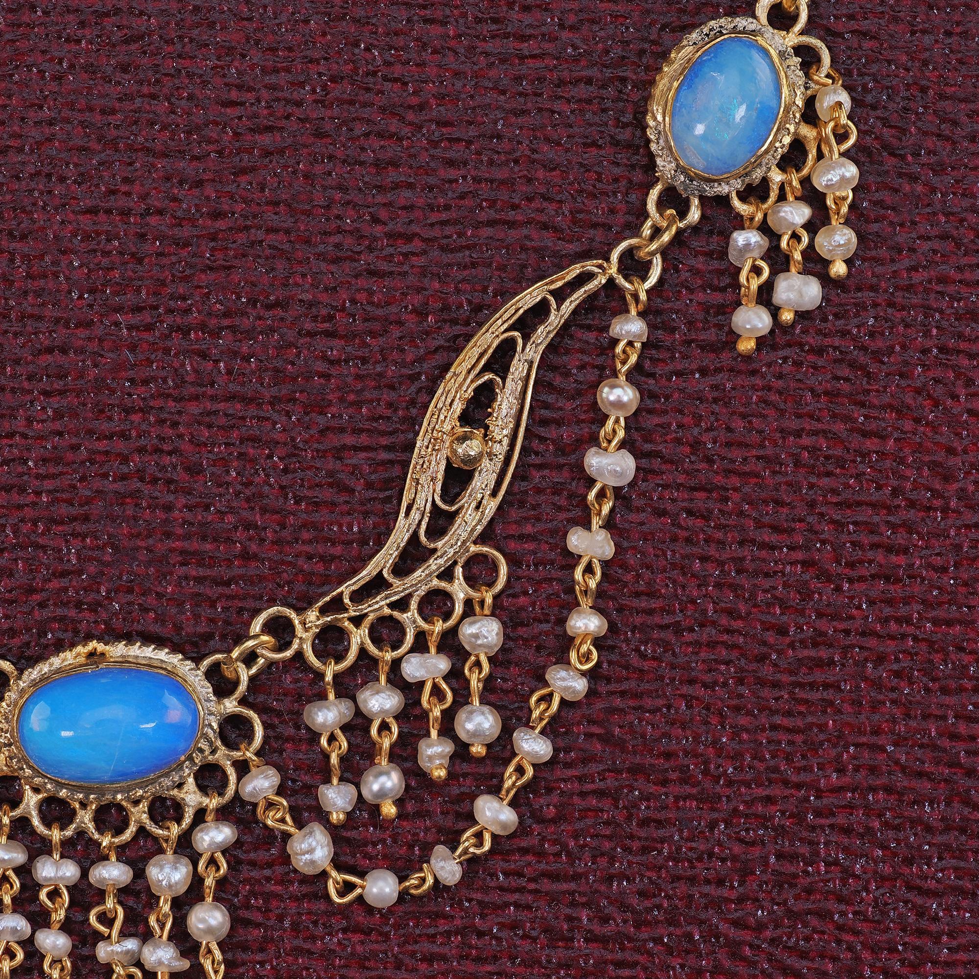 Collar antiguo Arts & Crafts de oro amarillo de 14 quilates con ópalo y perlas de collar en Bueno estado para la venta en Great Neck, NY