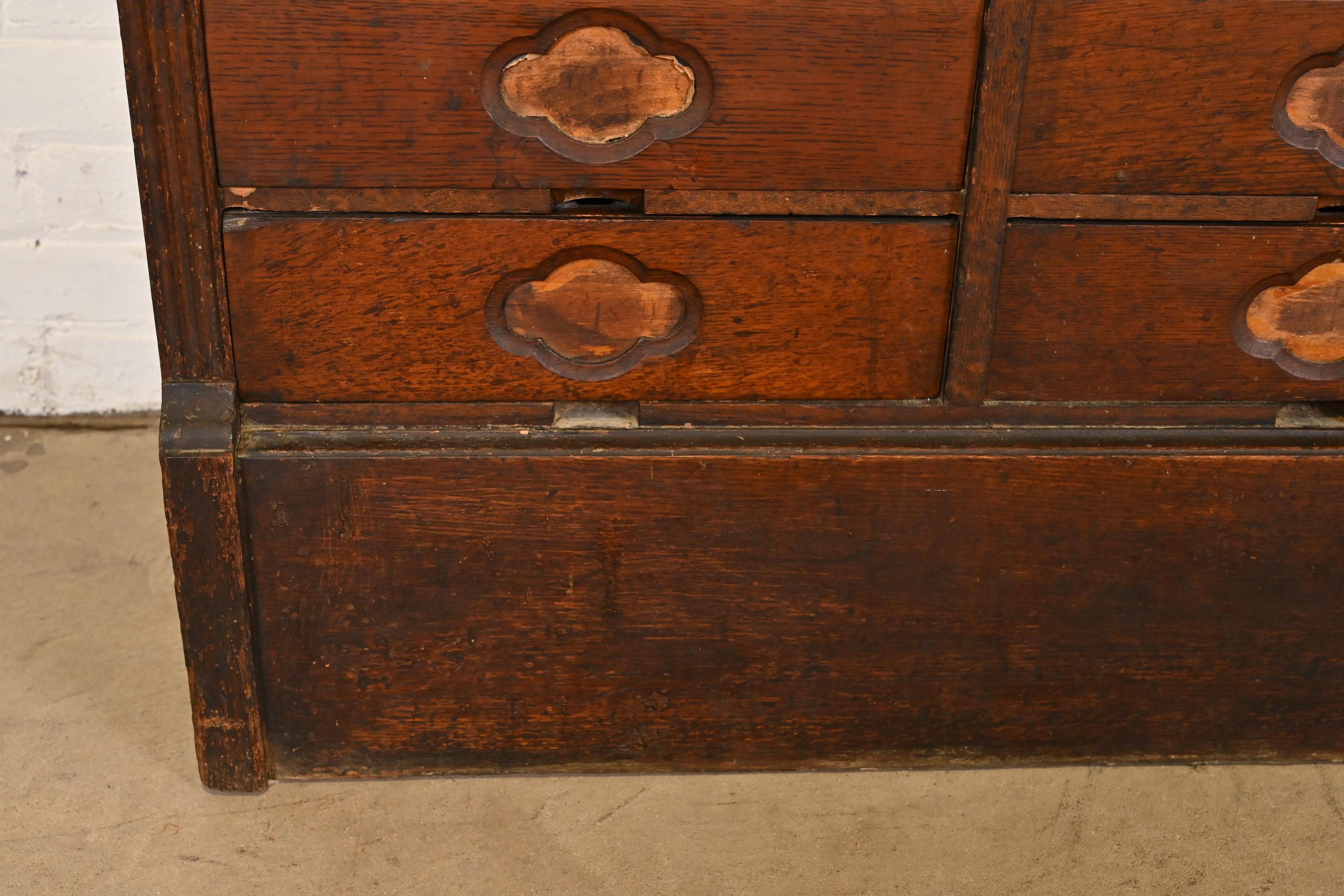 Ancien classeur Arts & Crafts à 36 tiroirs par American Cabinet Co., vers 1900 en vente 3