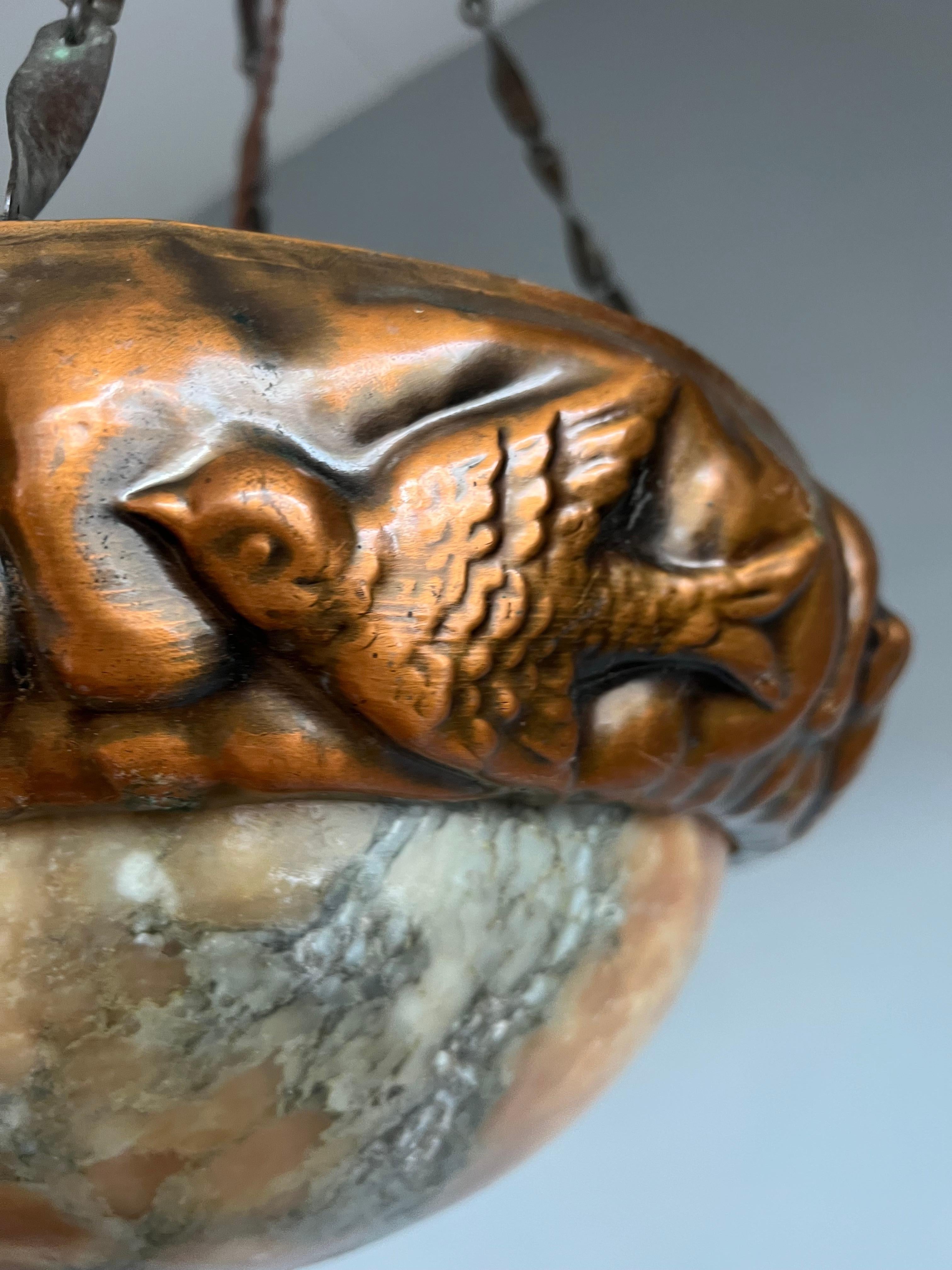 Antike Arts & Craft Alabaster & Messing w. Swallow Birds Pendelleuchte / Leuchte (Draht) im Angebot