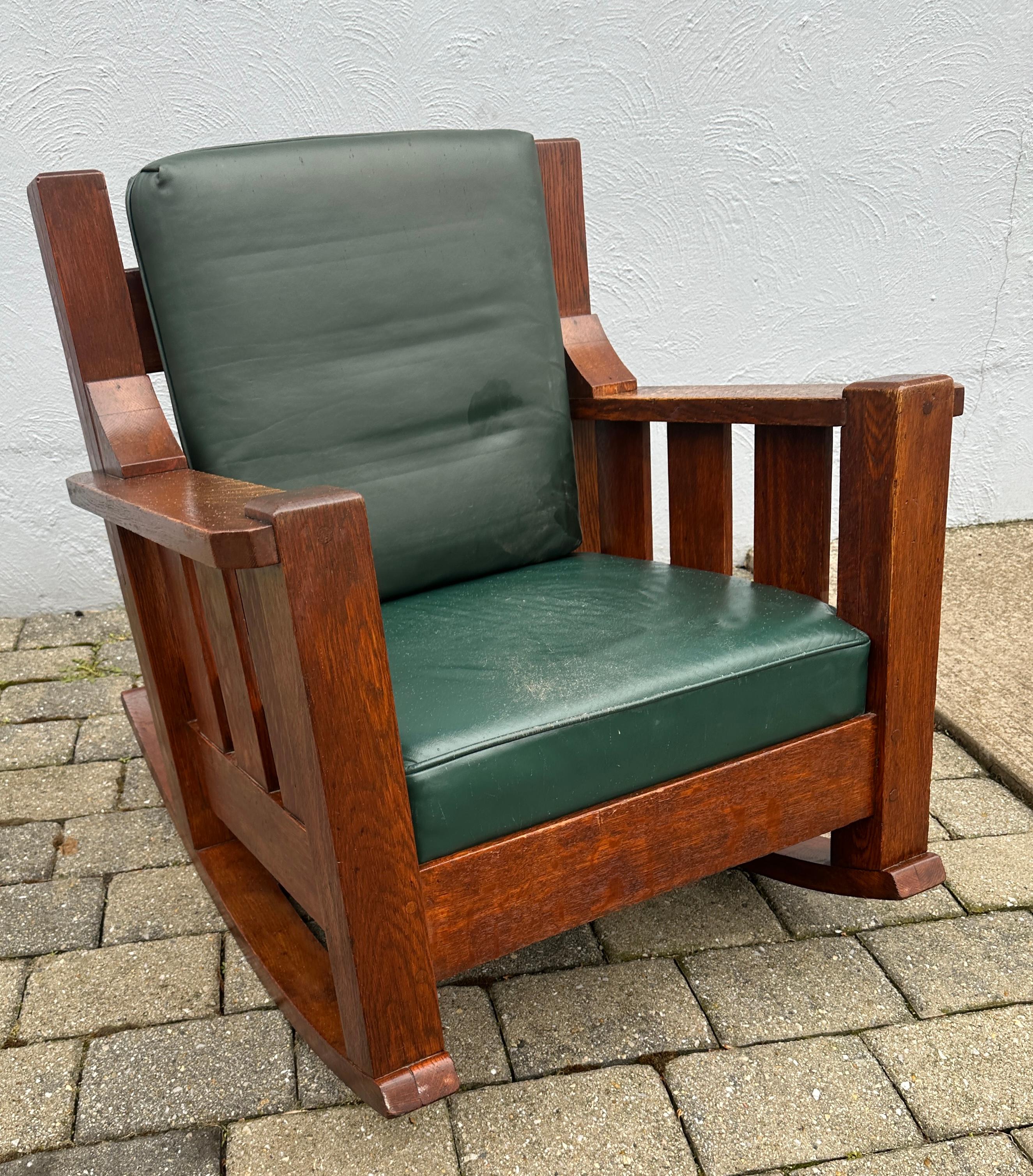 Antique Arts & Crafts Arm Rocking Cube Chair by 