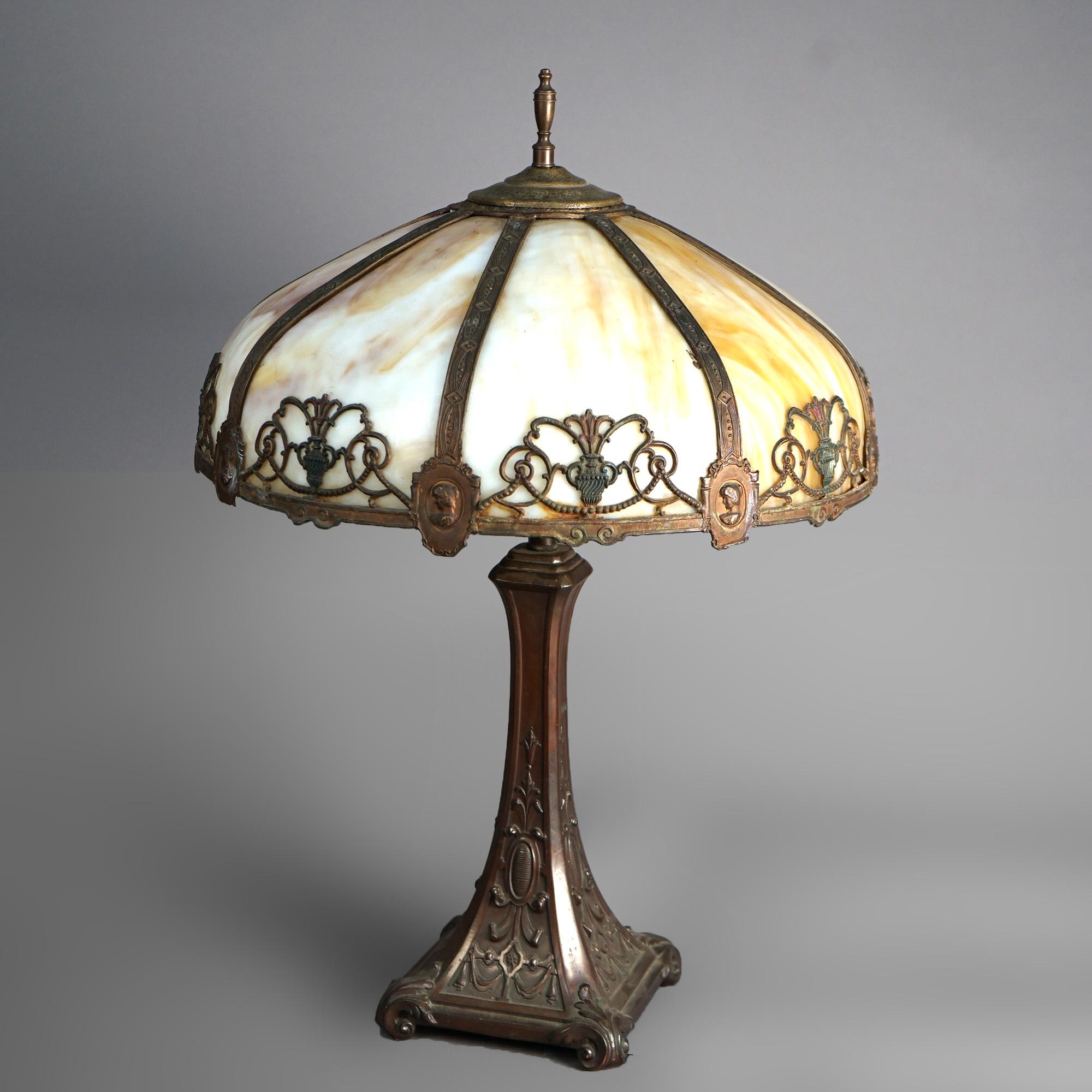 Lampe de bureau ancienne en verre de l'école Bradley & Hubbard Arts & Crafts, vers 1920 1