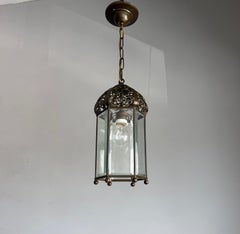 Arte Antiques Kunsthandwerks-Pendelleuchte aus Messing mit facettiertem Glas in Sechseckform