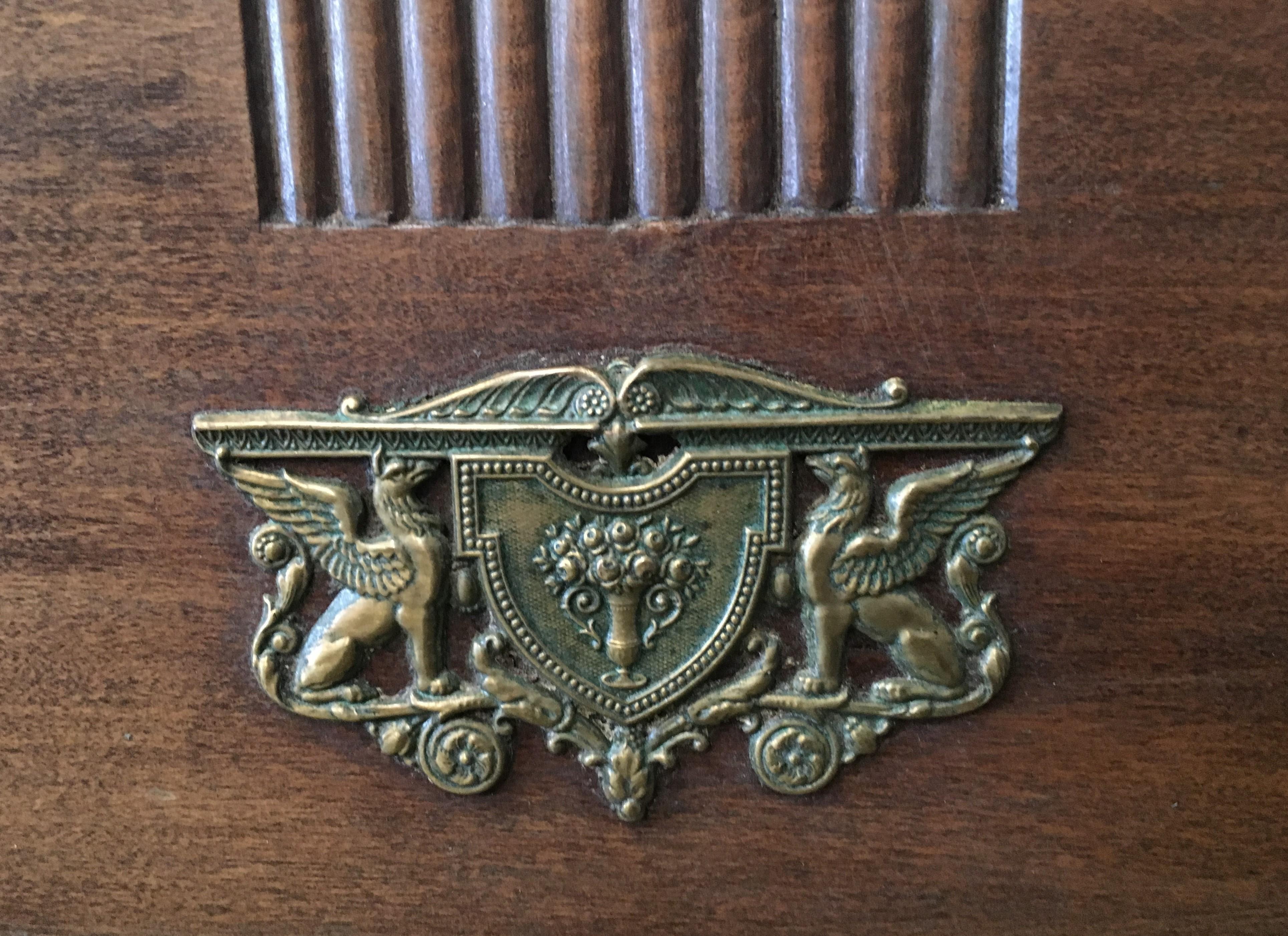 XX secolo Antique Mirror in Oak e bronzo intagliato, circa 1920 in vendita