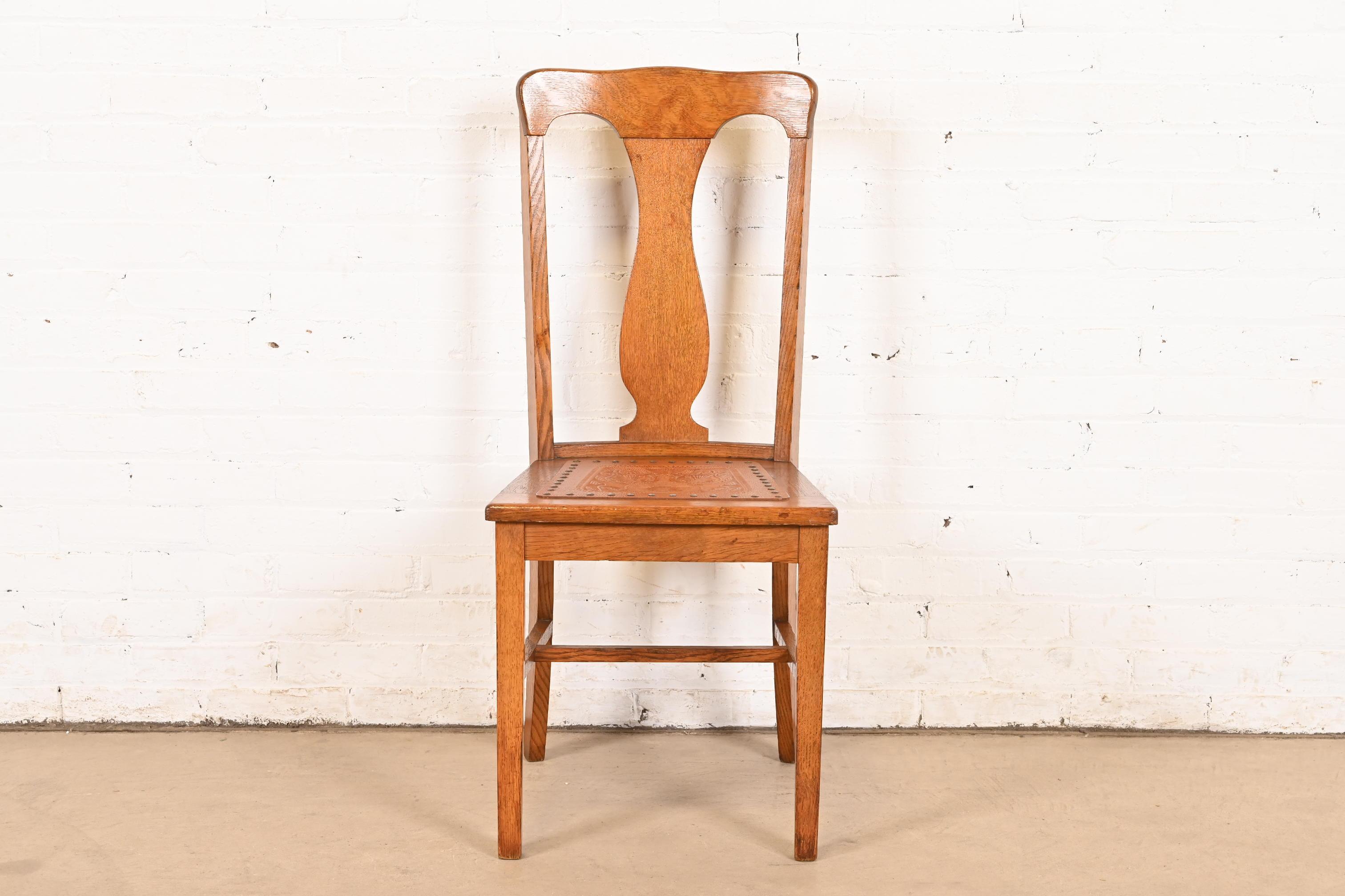 American Antique Arts & Crafts Carved Oak and Leather Dining Chair, Circa 1900 For Sale