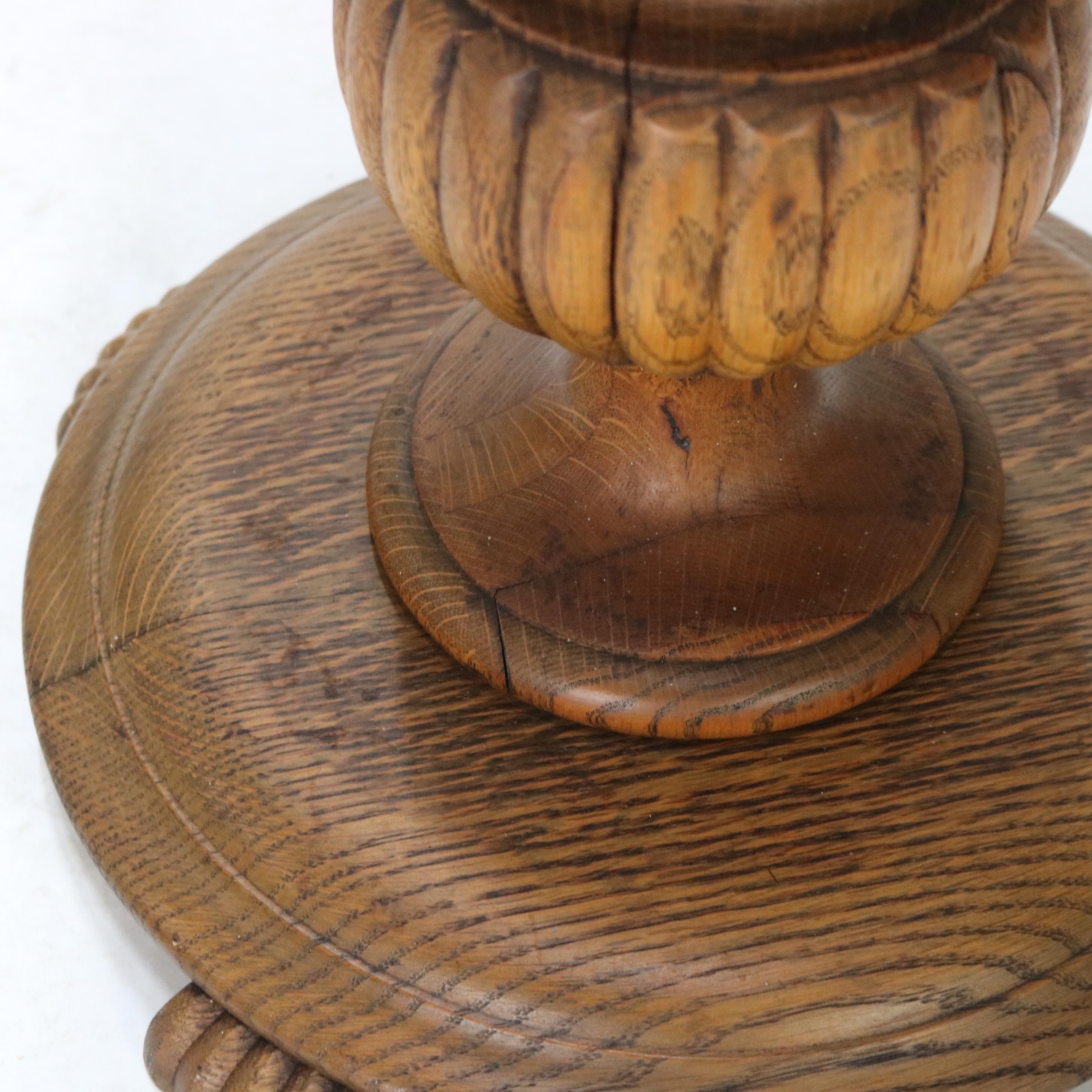 Quercia Antico supporto per piante in Oak Carved con elementi di melone C1920 in vendita