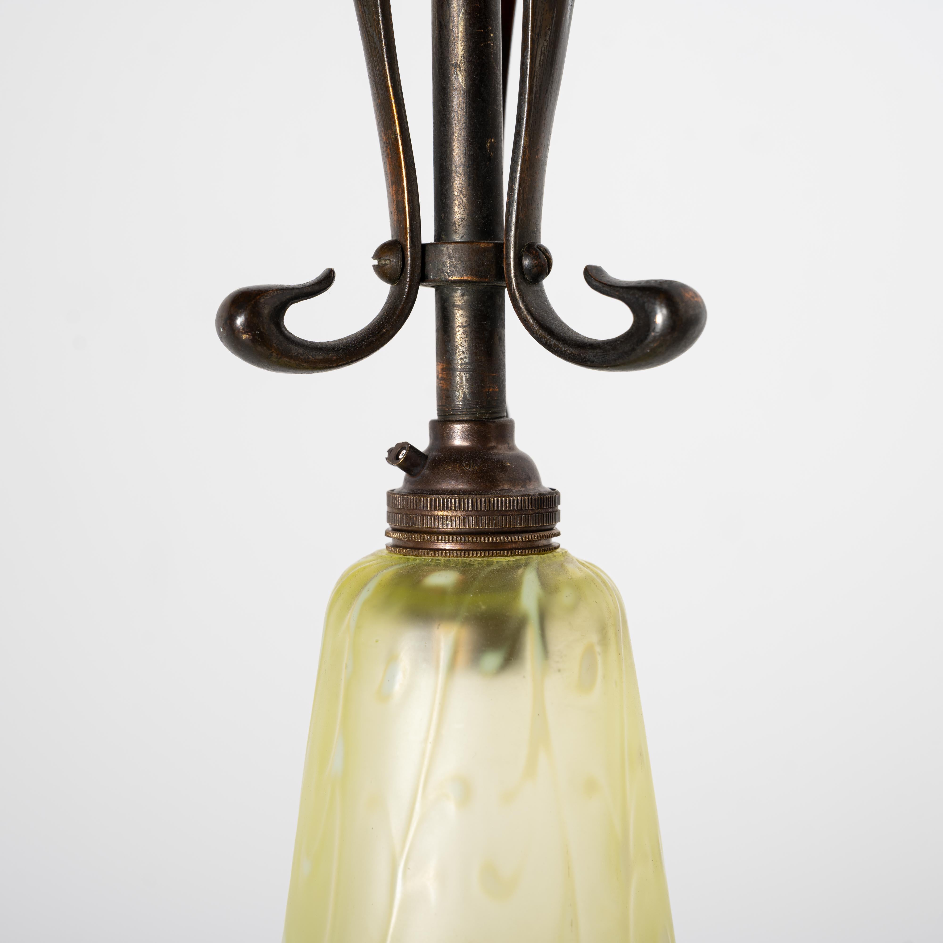 Antique Arts & Crafts Cast Copper Lamp With Rare Straw Vaseline Bell Shade For Sale 11