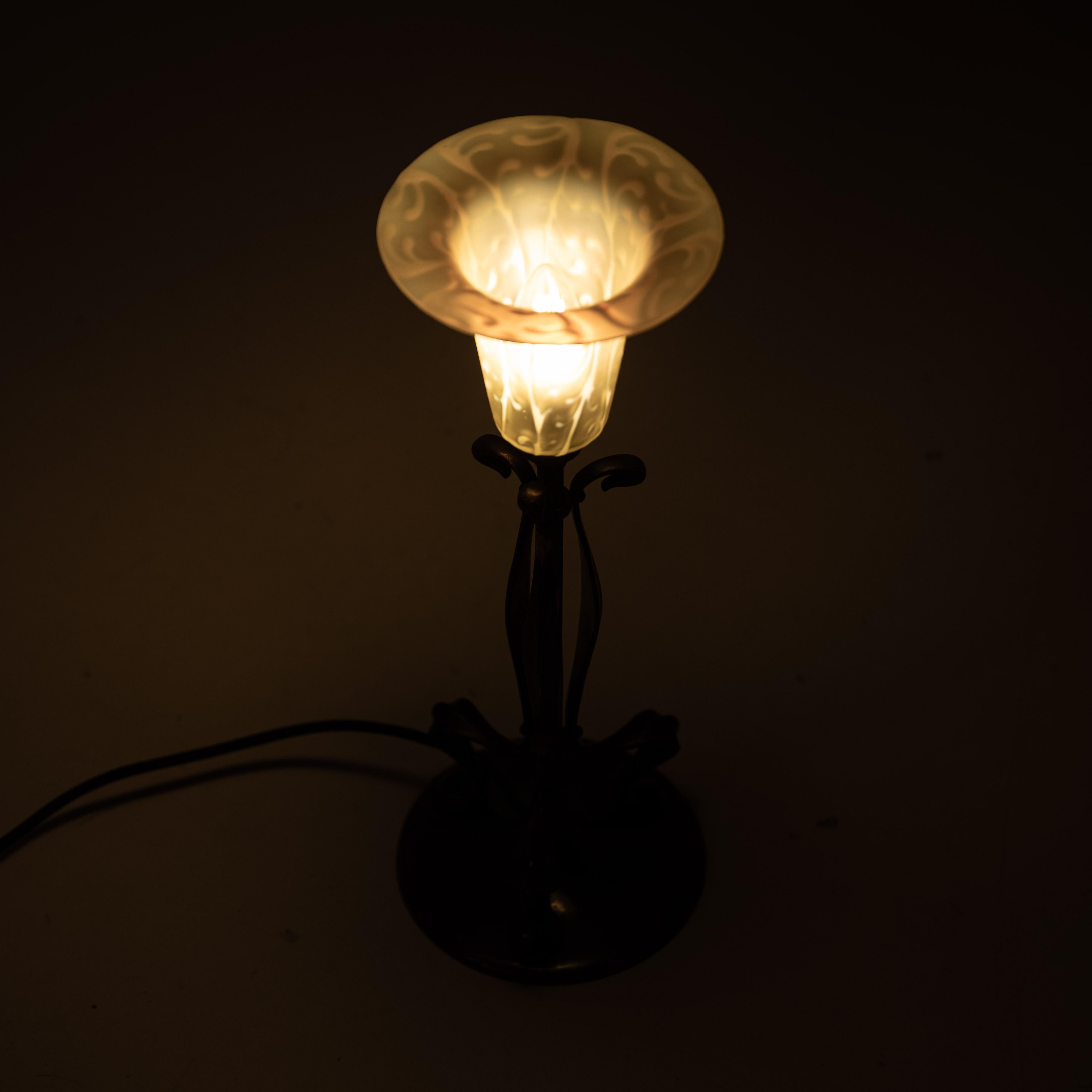 Antique Arts & Crafts Cast Copper Lamp With Rare Straw Vaseline Bell Shade For Sale 13