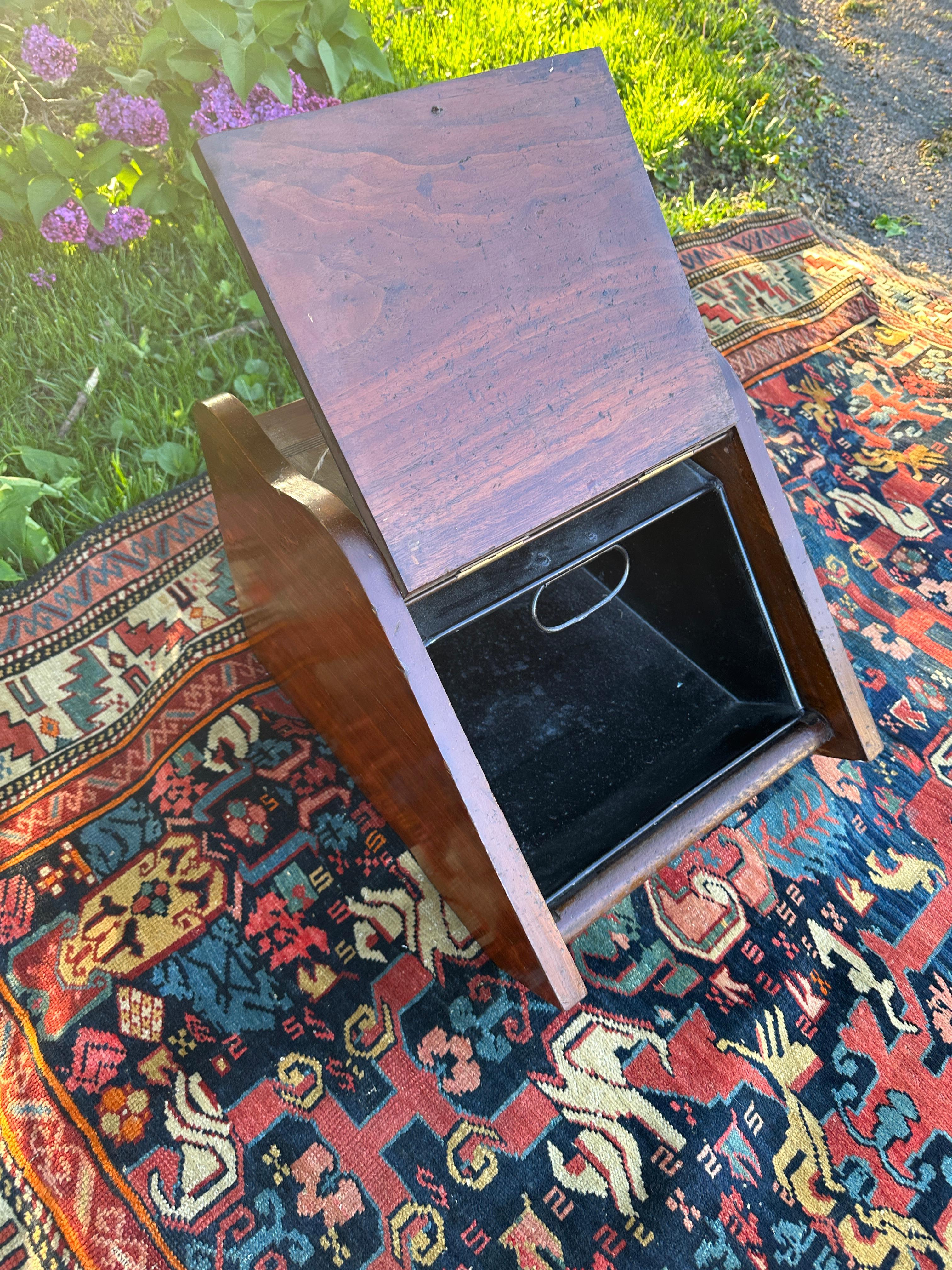 Antigua Carbonera Arts & Crafts - Época Stickley - W4977 Estadounidense en venta