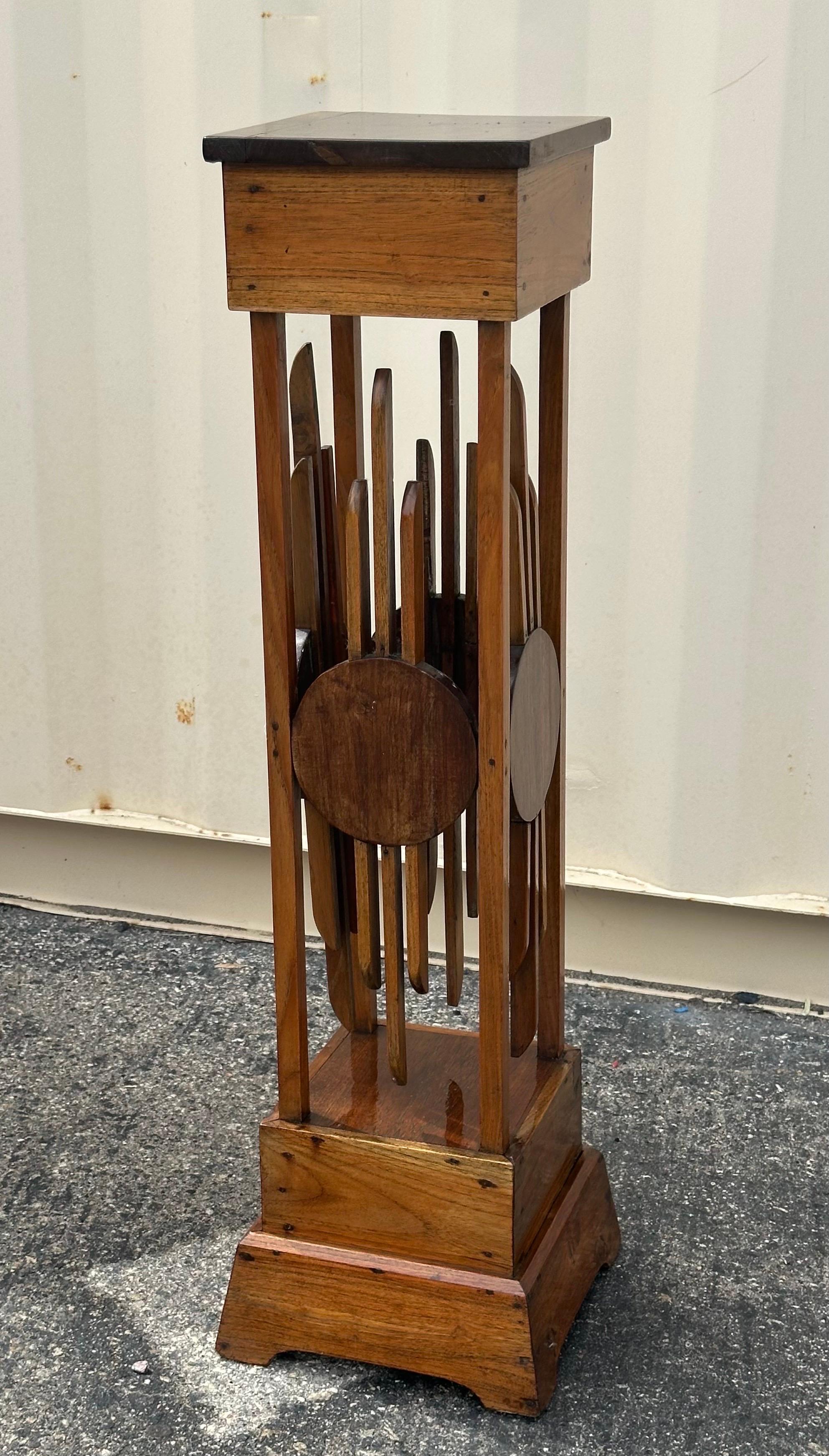 Ciliegio Antico supporto per piante in legno di ciliegio realizzato su misura per Arti e Mestieri in vendita