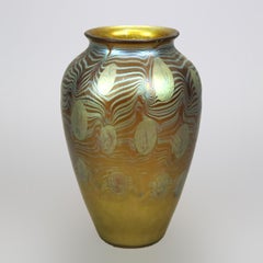 Antique Arts & Crafts Durand Heart & Vine Art Glass Vase circa 1930