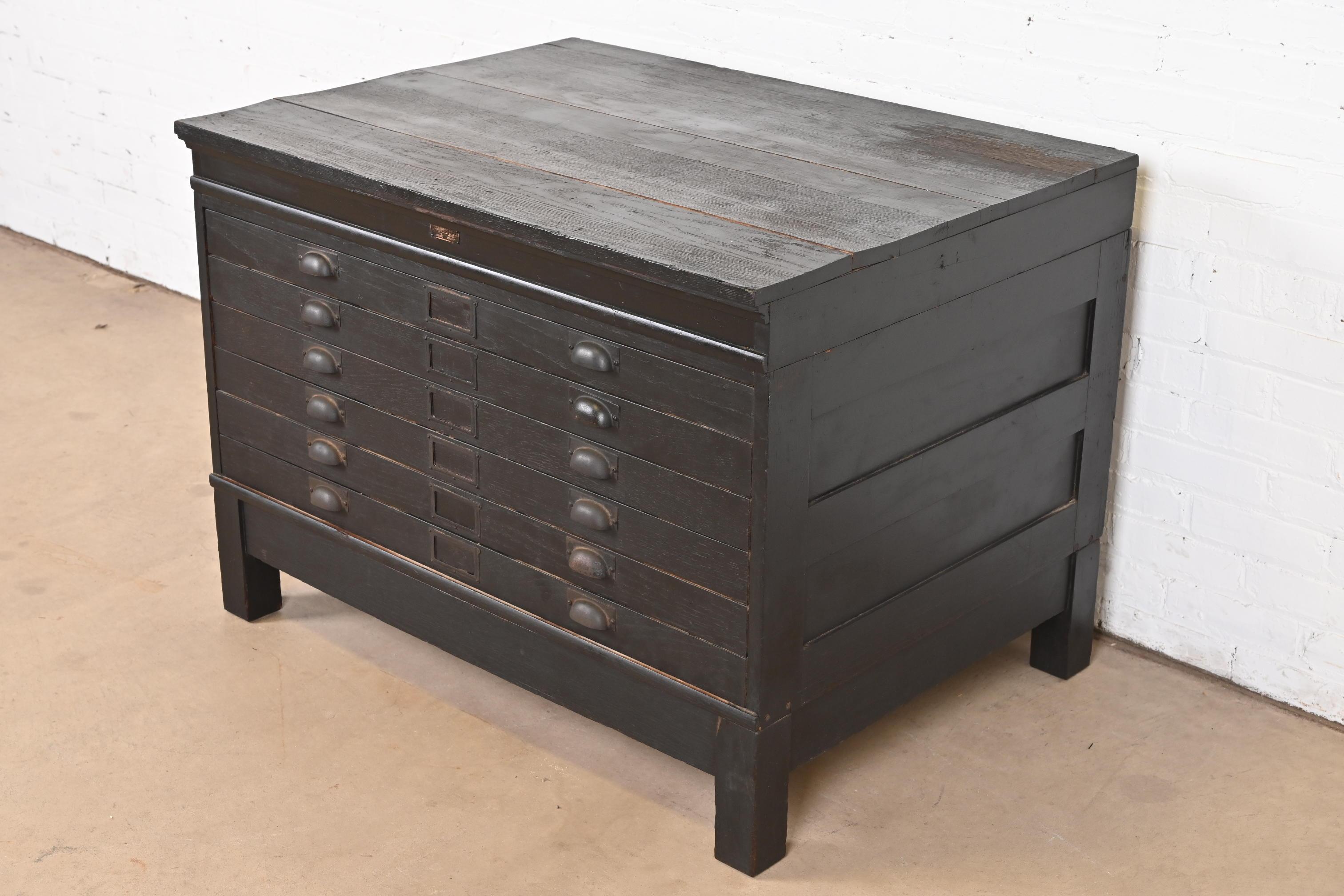 Antike Arts & Crafts Ebonized Oak Architect's Blueprint Flat File Cabinet (Arts and Crafts) im Angebot
