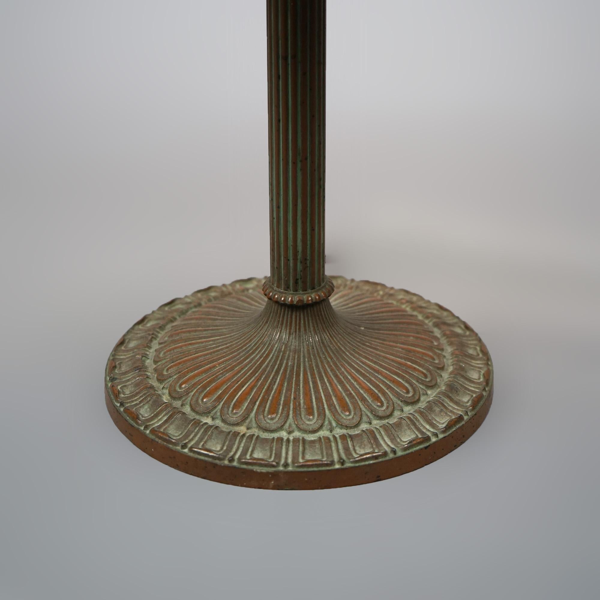 Antique Arts & Crafts EM Miller Slag Glass Table Lamp, circa 1920 Estadounidense