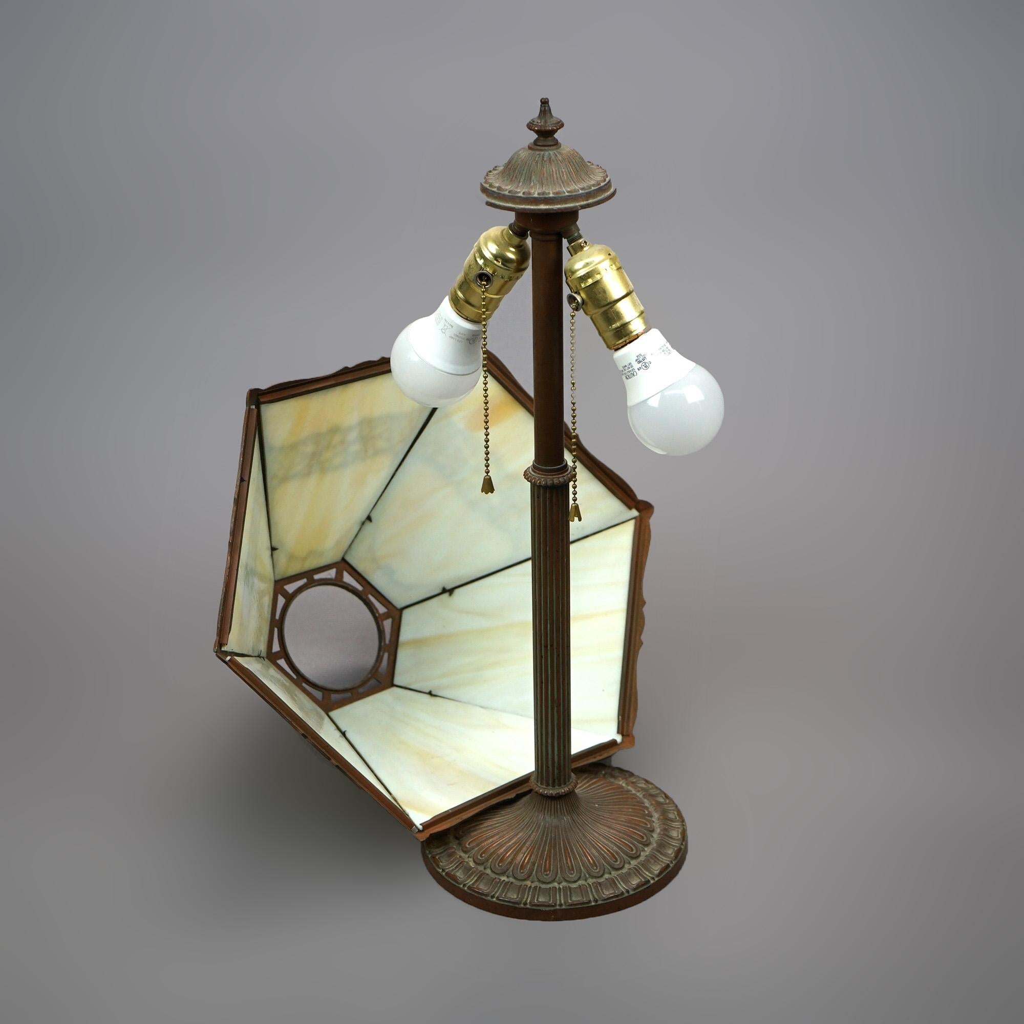 Antique Arts & Crafts EM Miller Slag Glass Table Lamp, circa 1920 en Bueno Estado en Big Flats, NY