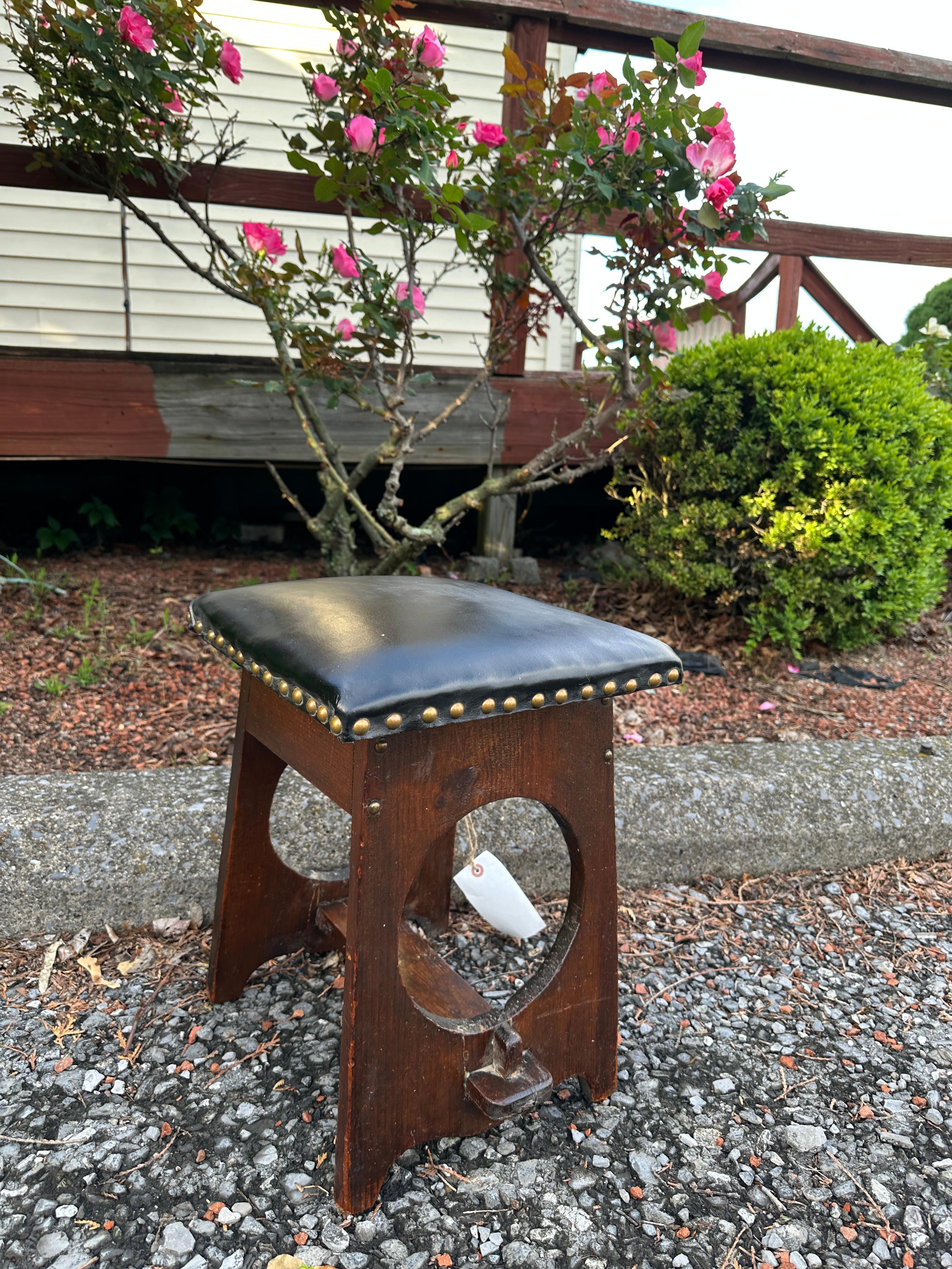 Arts and Crafts Antique Arts & Crafts  CUSHMAN Footstool -  Stickley era  W8026 For Sale