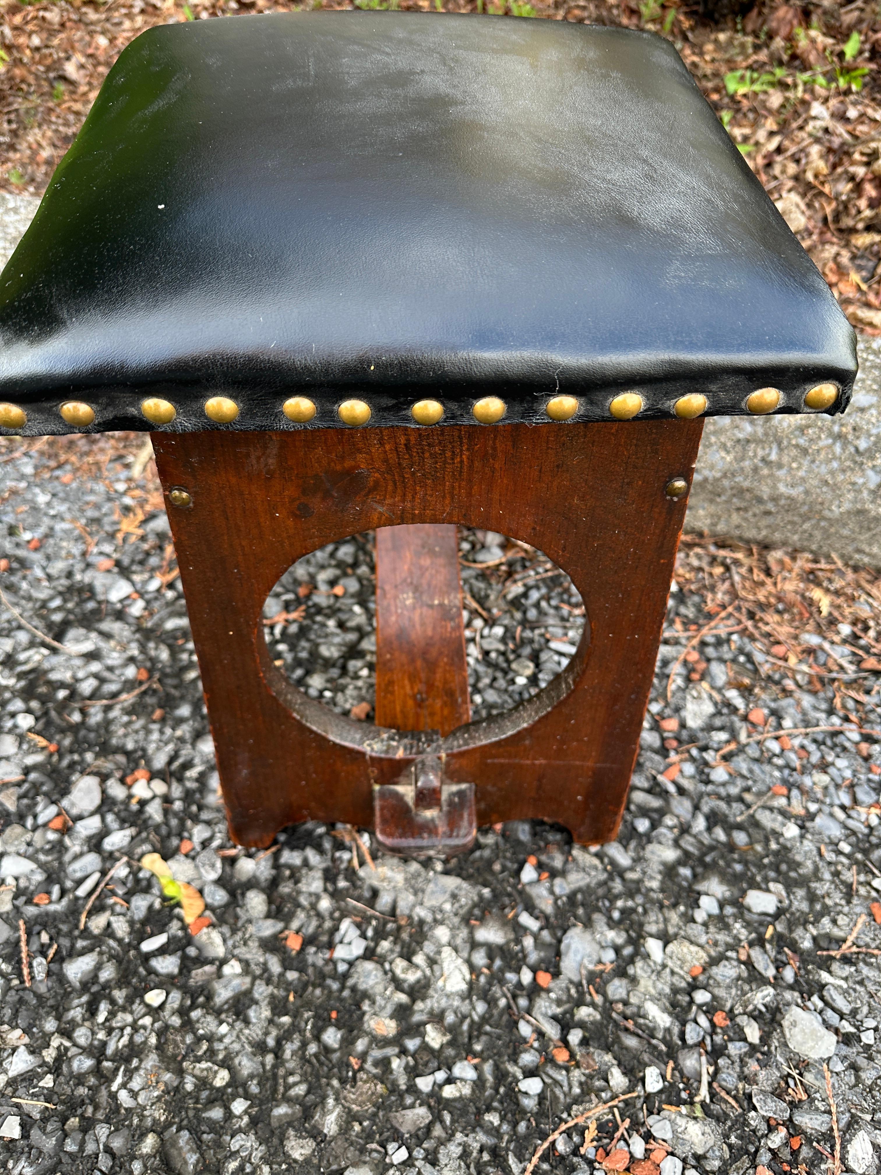 20th Century Antique Arts & Crafts  CUSHMAN Footstool -  Stickley era  W8026 For Sale
