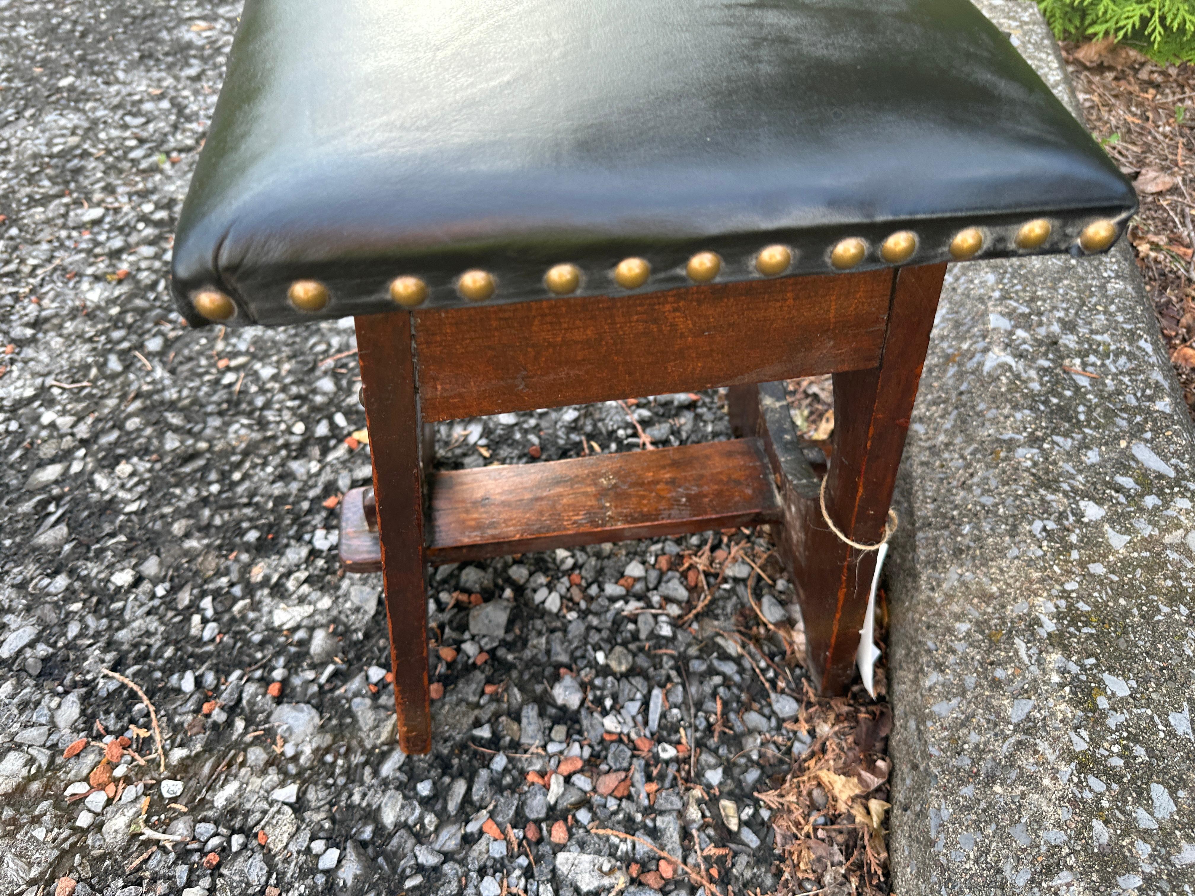 Antique Arts & Crafts  CUSHMAN Footstool -  Stickley era  W8026 For Sale 1