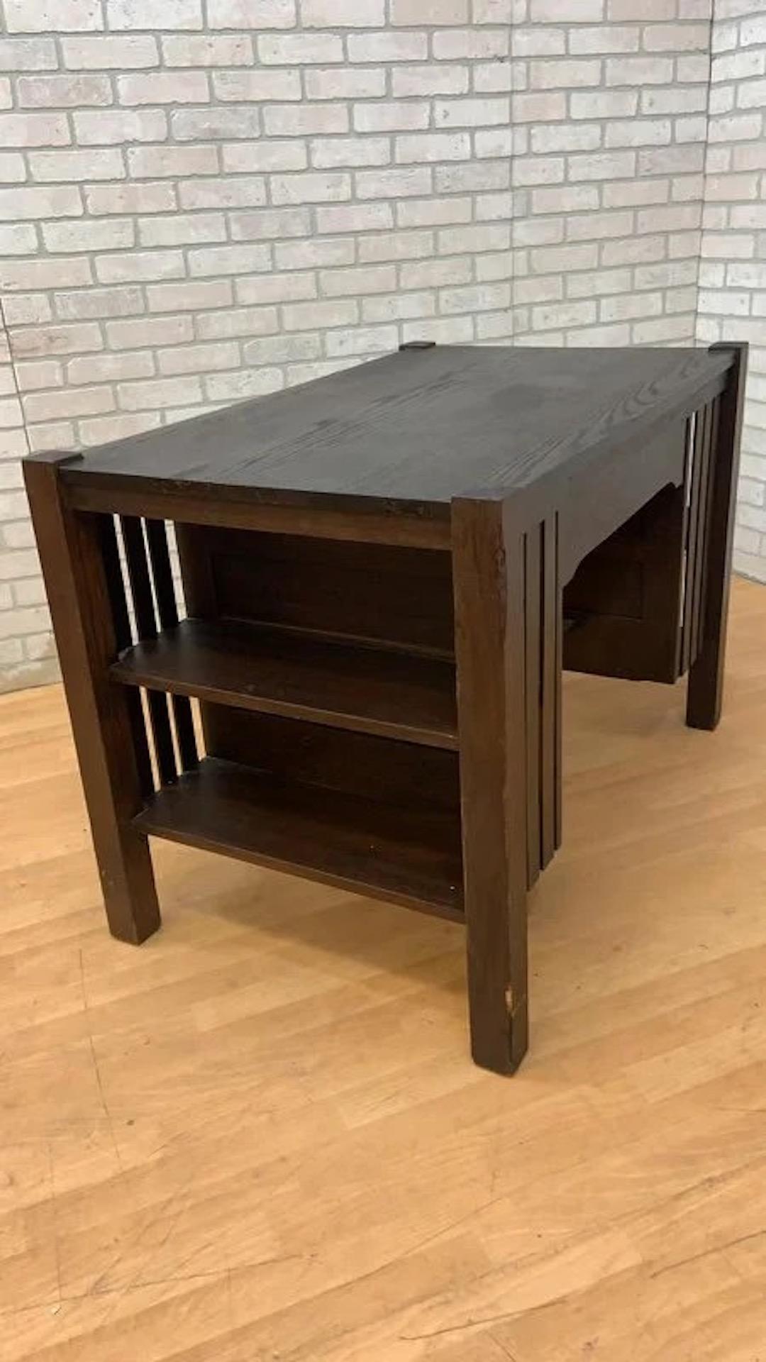Antique Arts & Crafts Oak Mission Desk In Good Condition In Chicago, IL