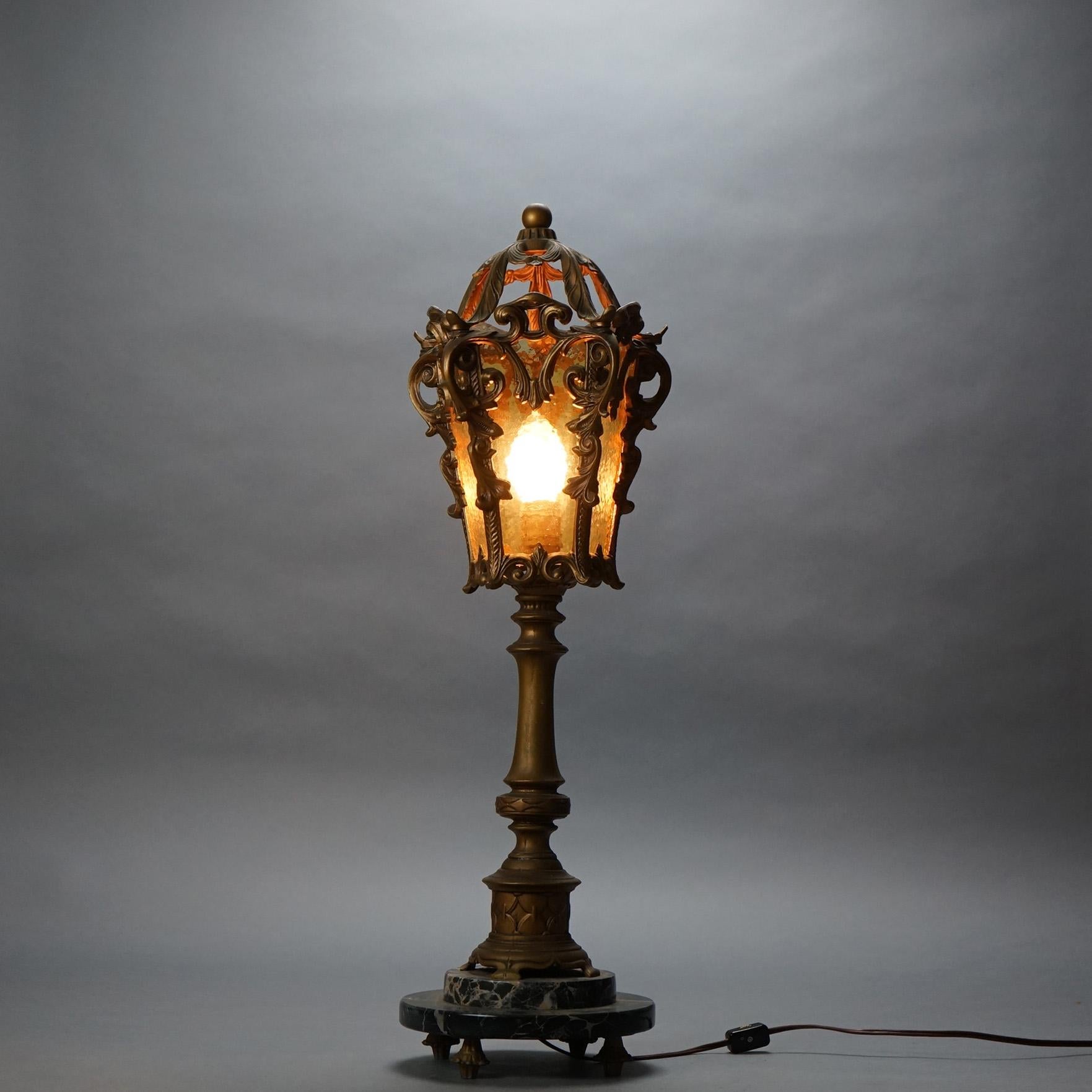 Antike Arts and Crafts-Tischlampe aus gehämmertem Bernsteinglas, Fackel, um 1920 im Angebot 4