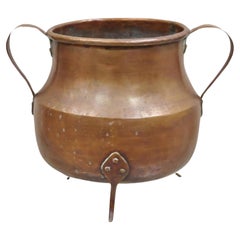 Antike Arts & Crafts Hand Hammered Copper Tri Leg Handled Pot Dovetailed Vessel