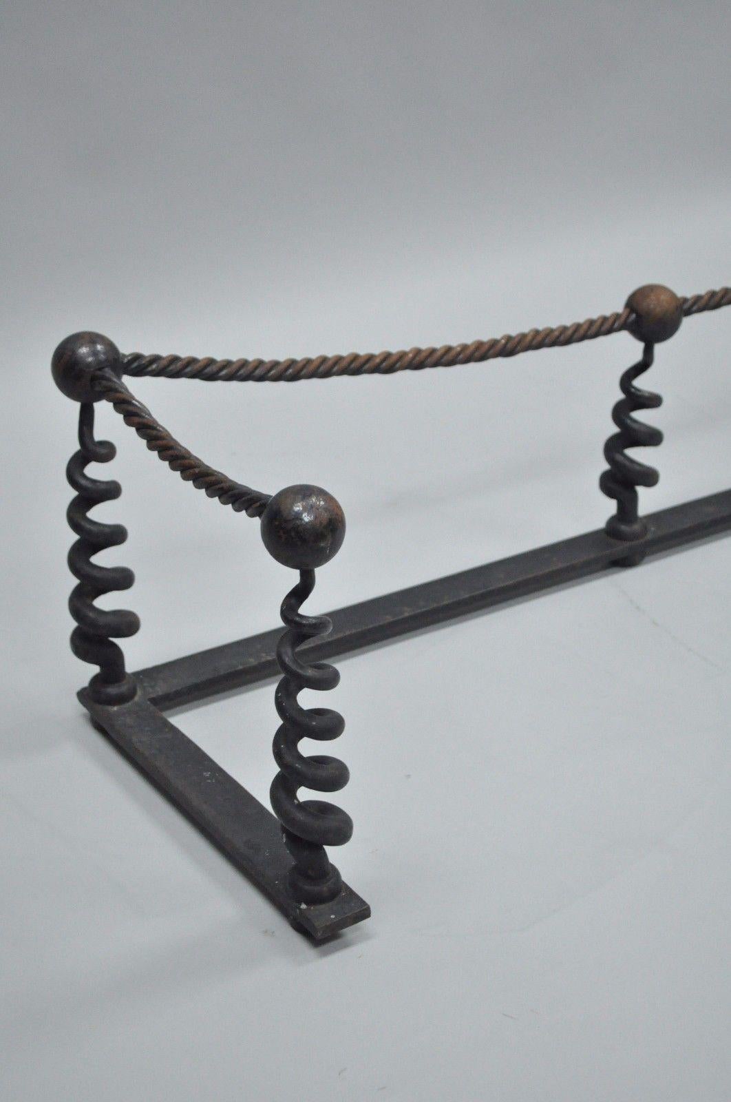 Antique Arts & Crafts Hand-Wrought Iron Spiral Twist Fireplace Mantle Fender In Good Condition For Sale In Philadelphia, PA