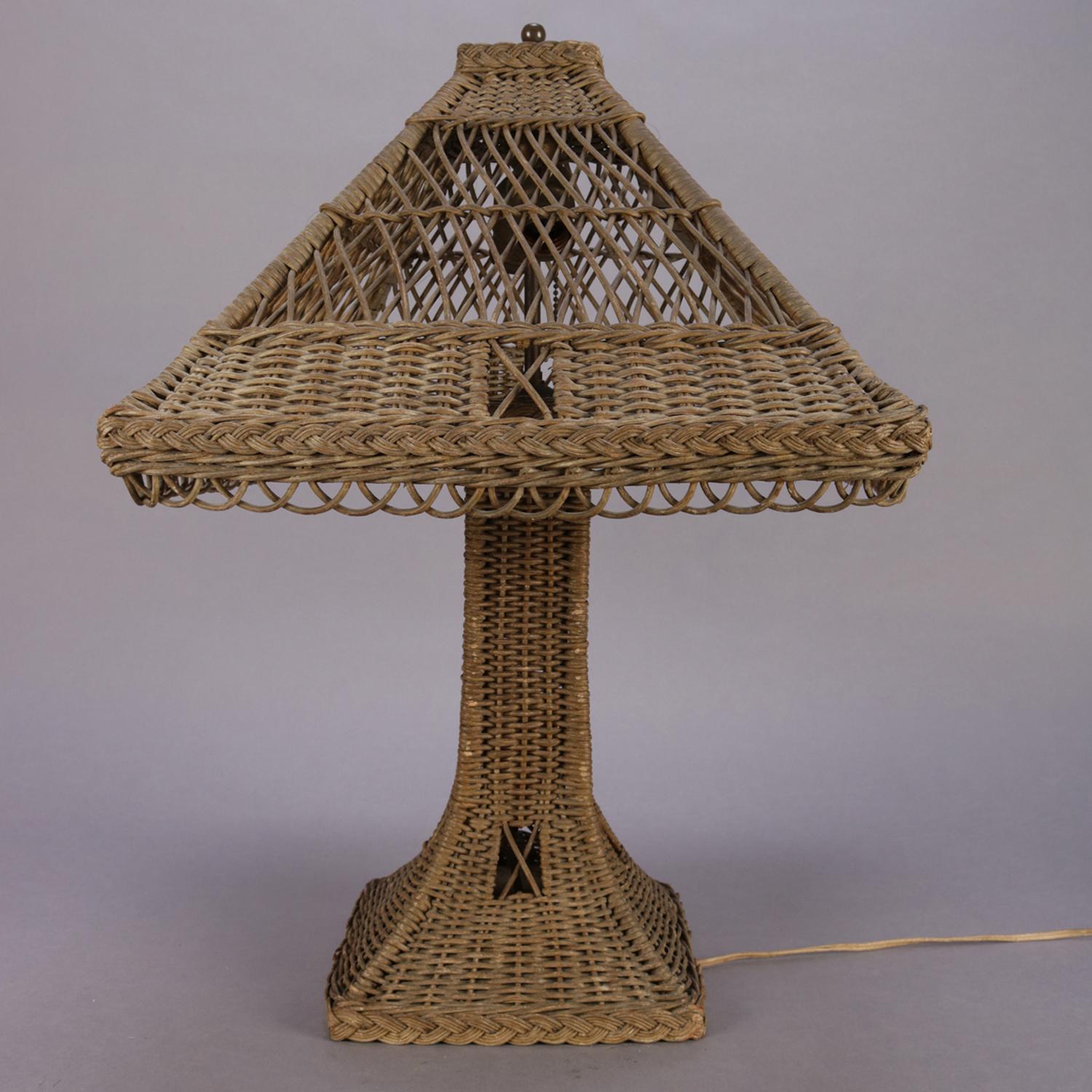 American Antique Arts & Crafts Heywood-Wakefield School Wicker Table Lamp, circa 1910