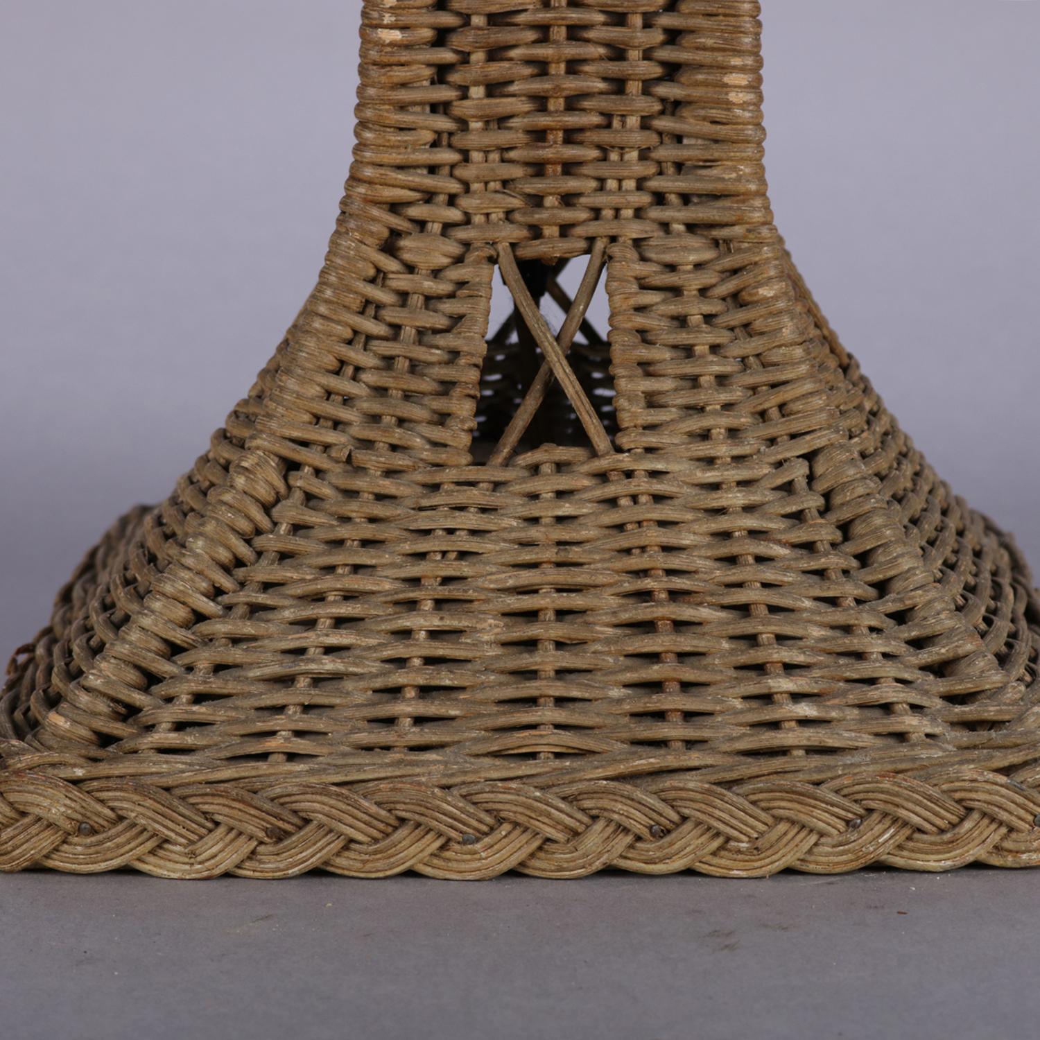 Antique Arts & Crafts Heywood-Wakefield School Wicker Table Lamp, circa 1910 In Good Condition In Big Flats, NY