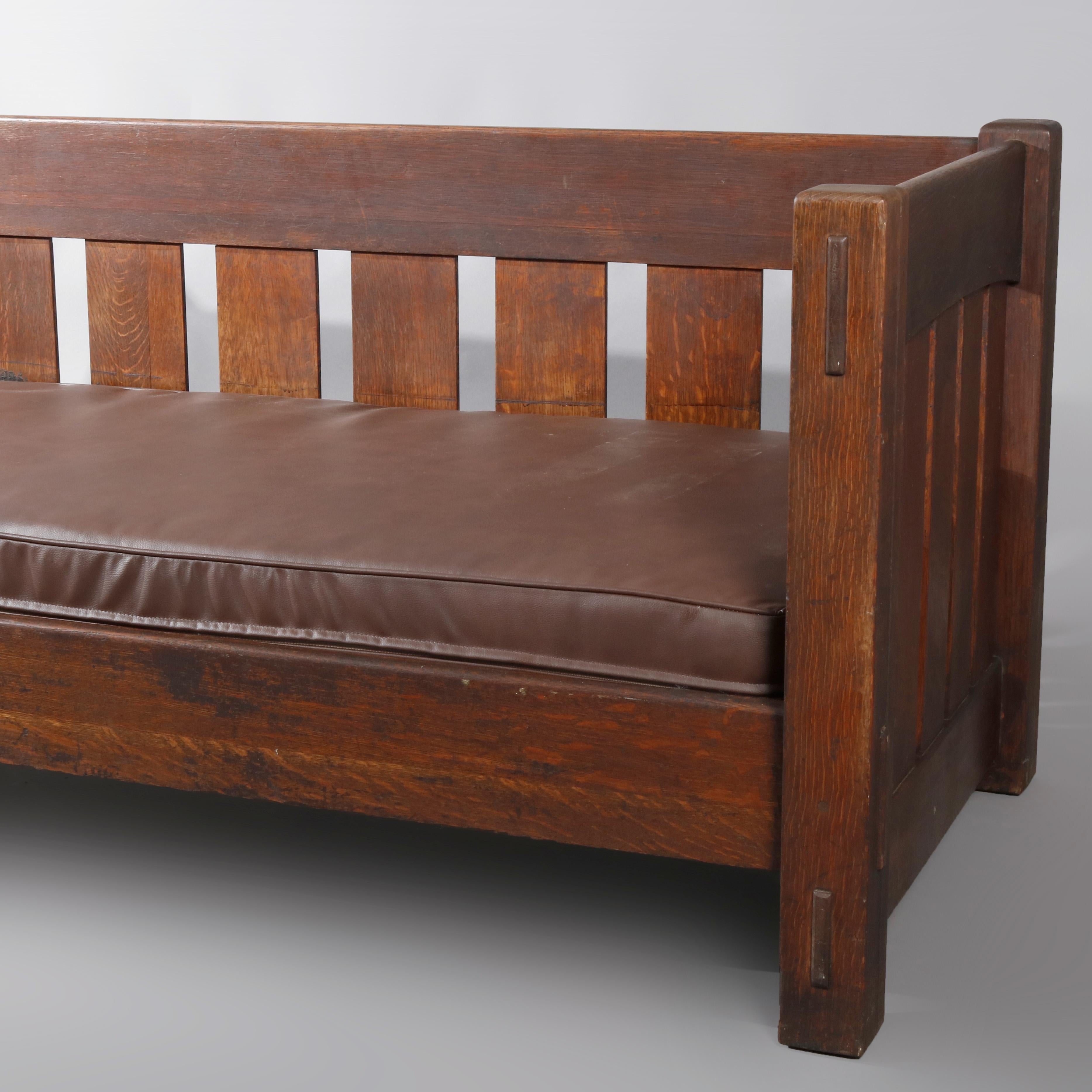 American Antique Arts & Crafts Limbert Mission Oak Settle, circa 1910