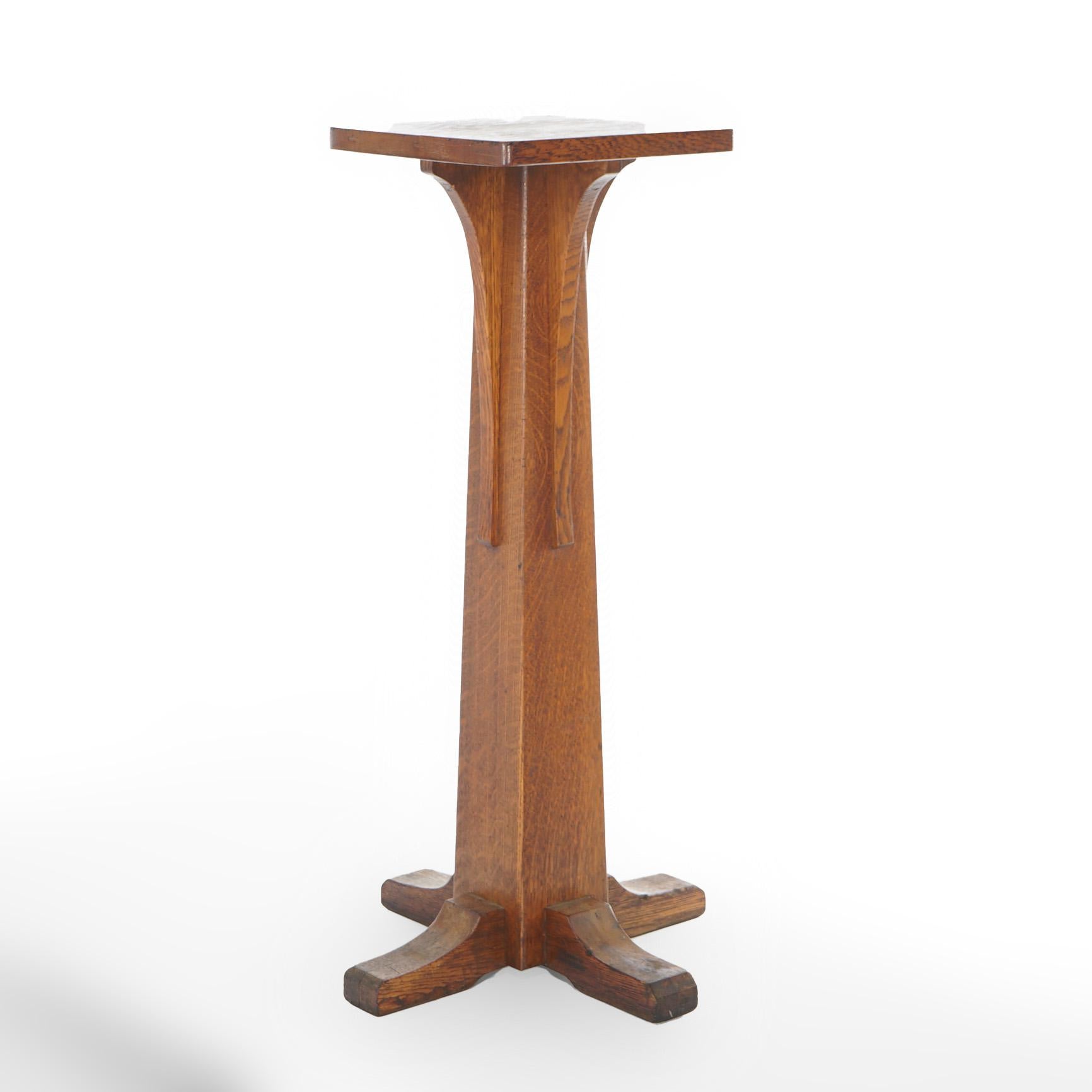 Antique Arts & Crafts L&JG Stickley Branded Oak Plant Stand With Shoe Feet c1910 In Good Condition In Big Flats, NY