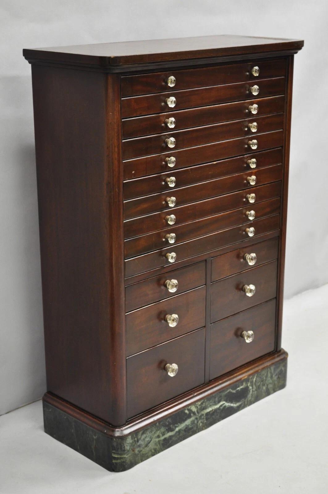 Antiguo gabinete dental médico Arts & Crafts de caoba con 15 cajones y base de mármol en venta 5