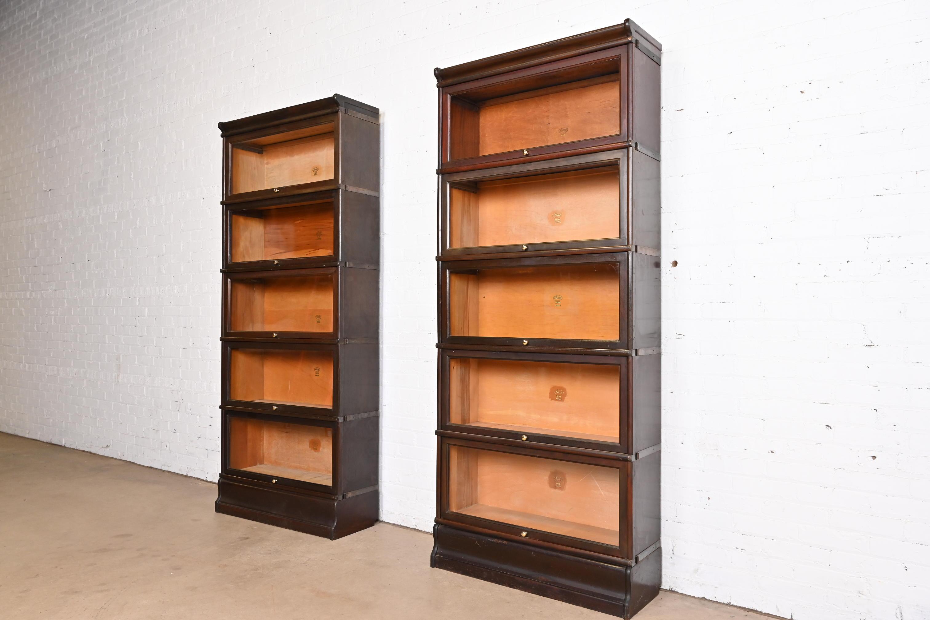 Antike Arts and Crafts-Mahagoni-Bücherregale mit fünf Stapeln Barrister aus Mahagoni von Macey, Paar im Zustand „Gut“ im Angebot in South Bend, IN