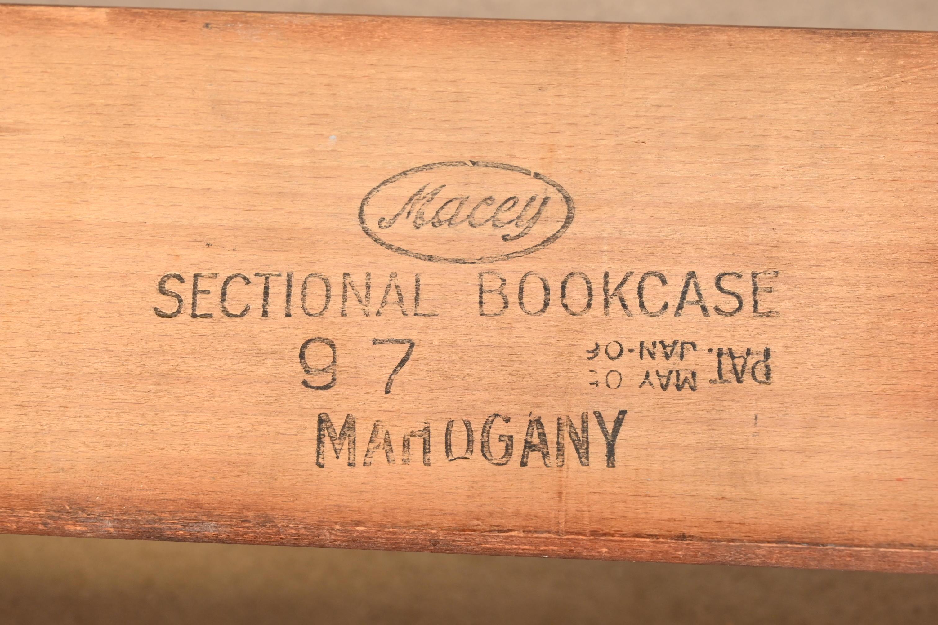 Bibliothèque Barrister Arts & Crafts antique en acajou à quatre étagères par Macey en vente 4