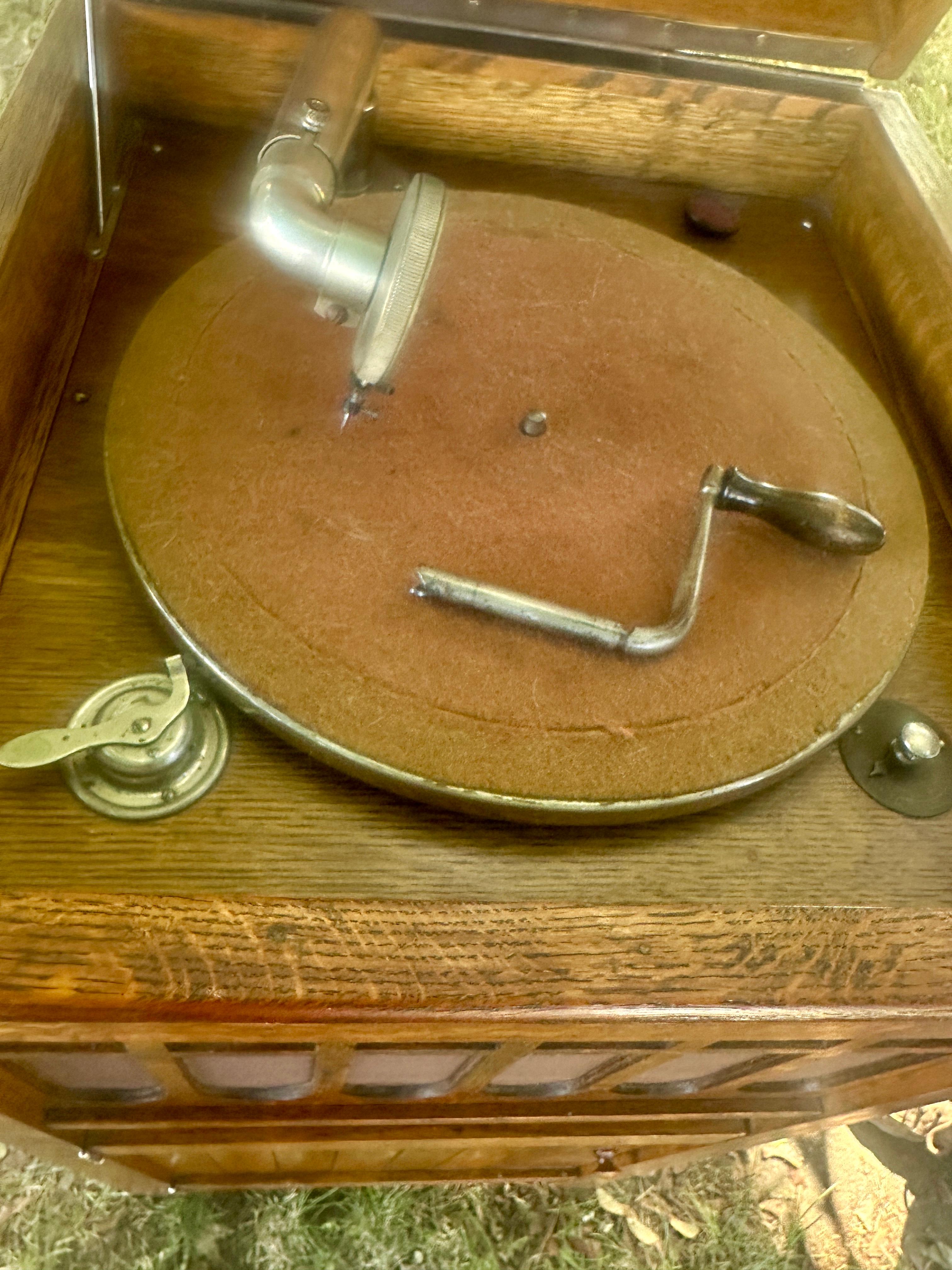 Antique Arts & Crafts Manual Turntable Cabinet (Roycroft?) For Sale 11