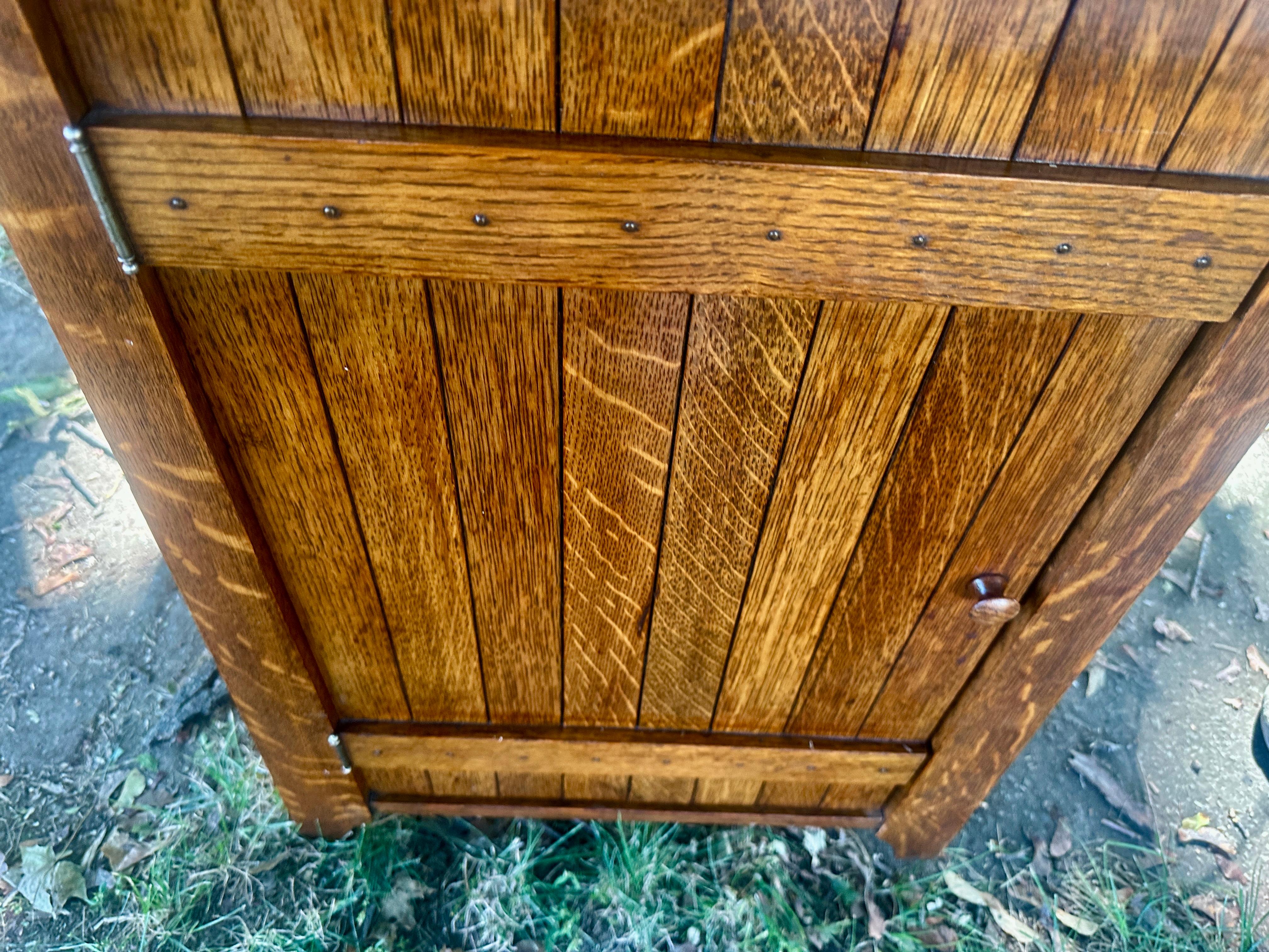 Antique Arts & Crafts Manual Turntable Cabinet (Roycroft?) For Sale 12