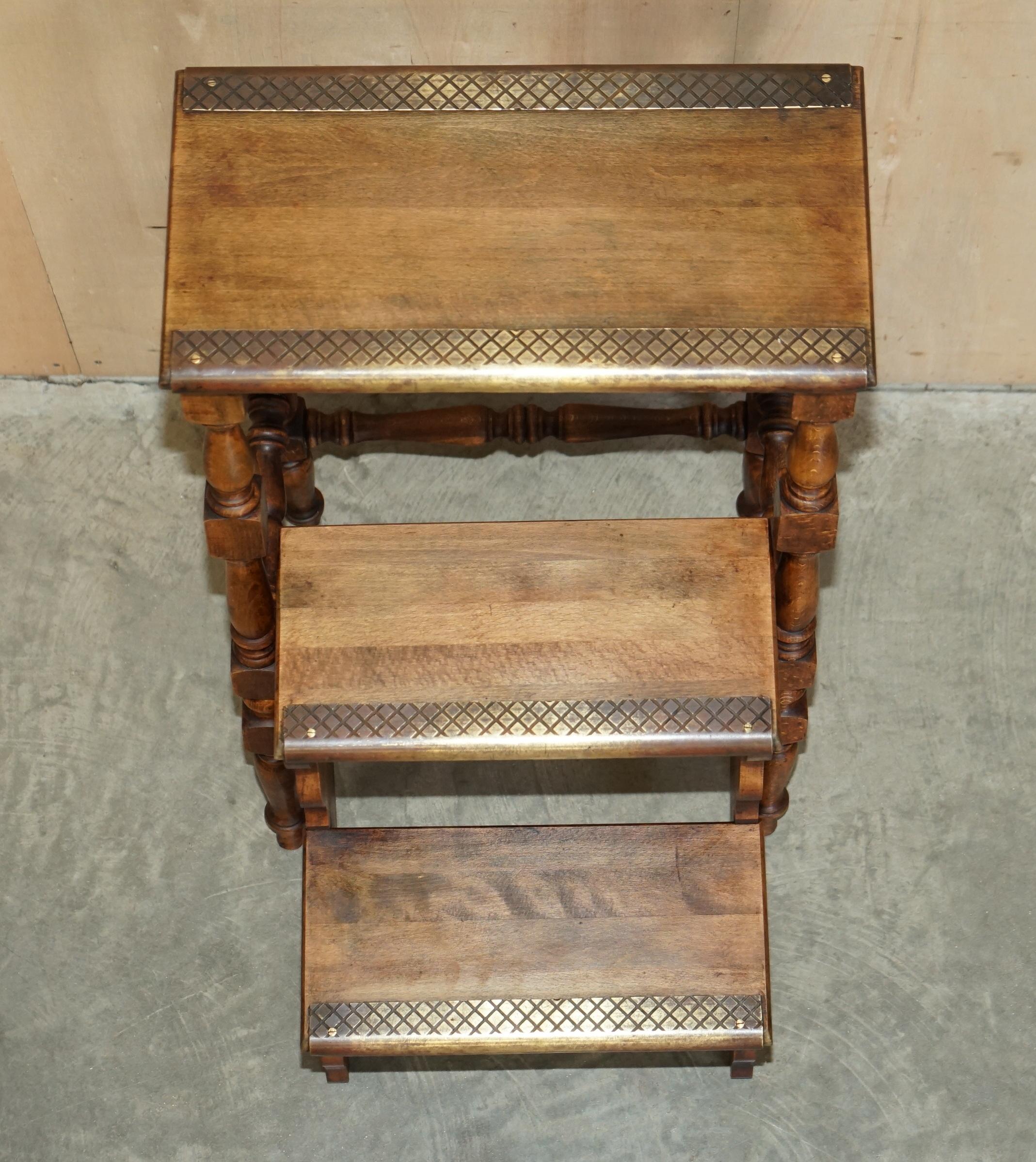 Table d'appoint antique Arts & Crafts Metamorphic Library Steps Ladder en laiton Tread 13