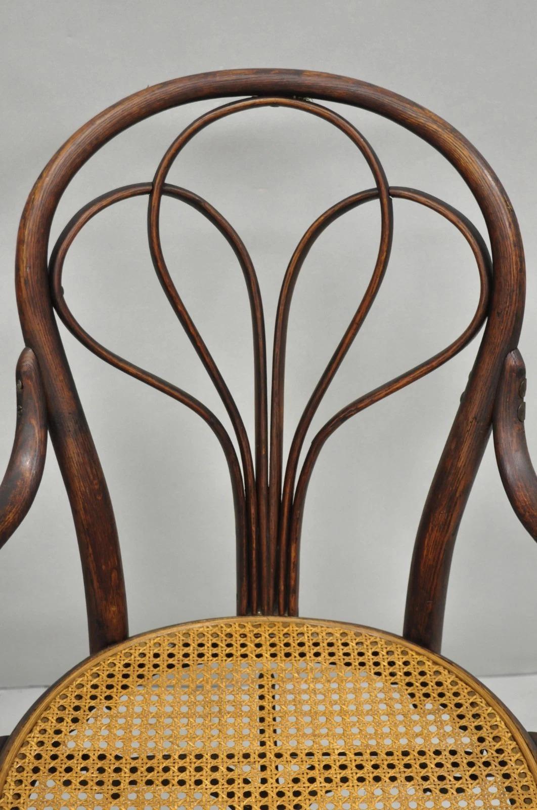 Arts and Crafts Sedia girevole da capitano in legno e canna di Oak di Michael Thonet in vendita
