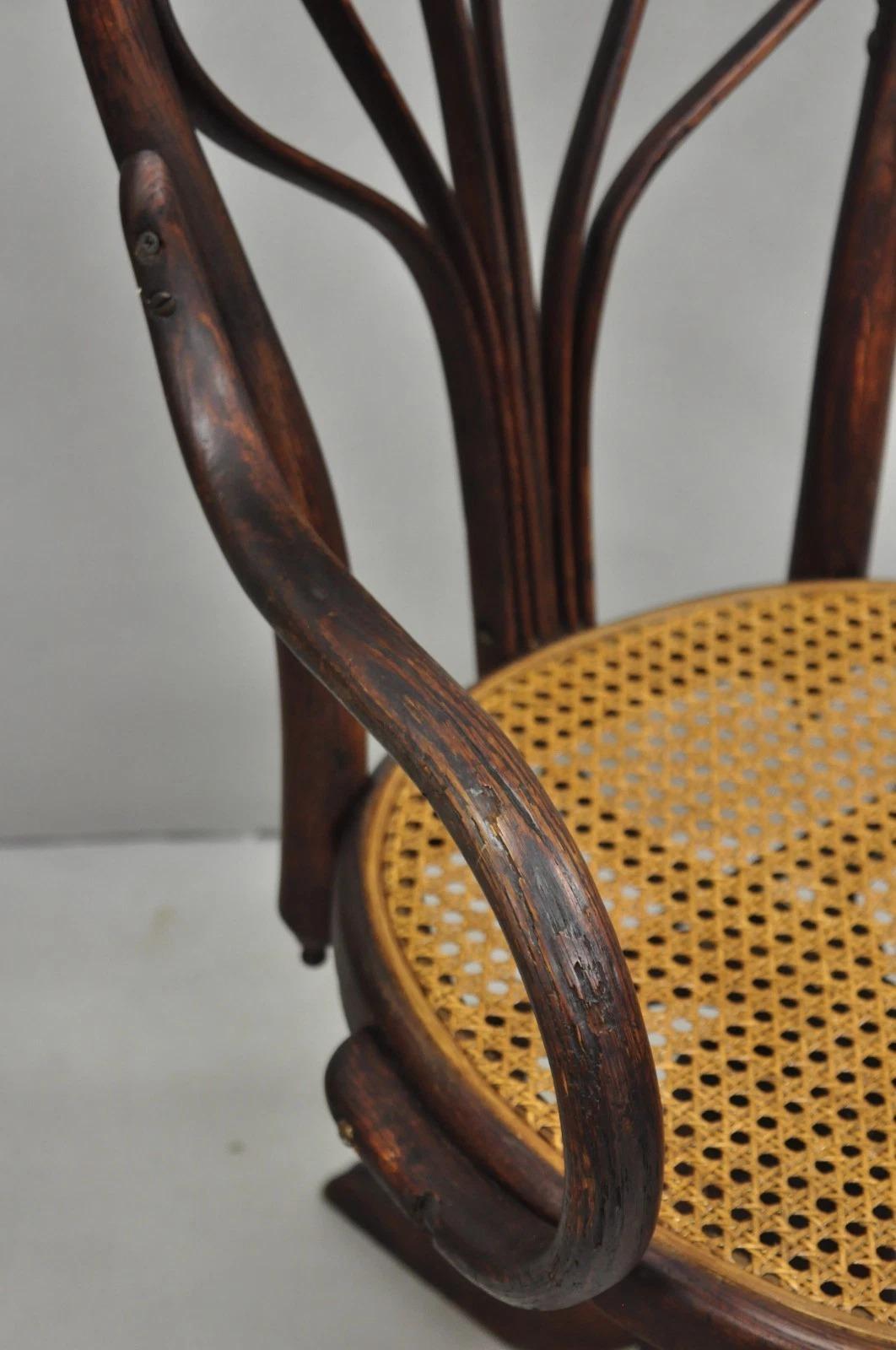 Canna Sedia girevole da capitano in legno e canna di Oak di Michael Thonet in vendita
