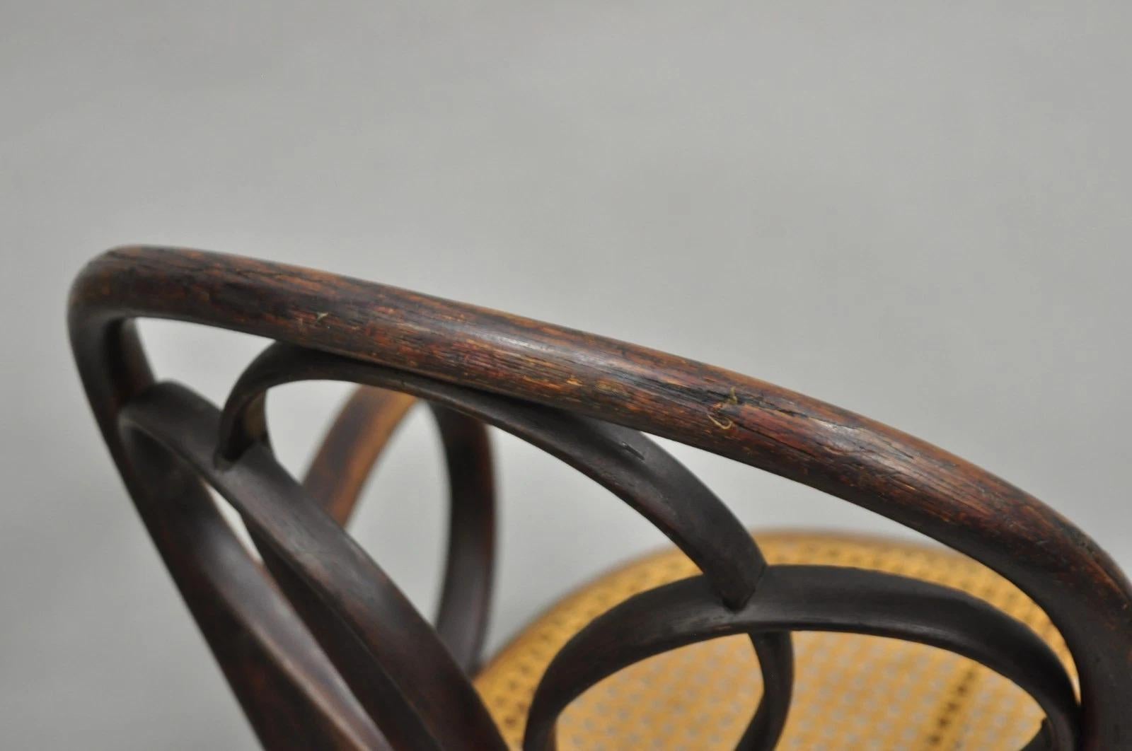 Sedia girevole da capitano in legno e canna di Oak di Michael Thonet in vendita 2