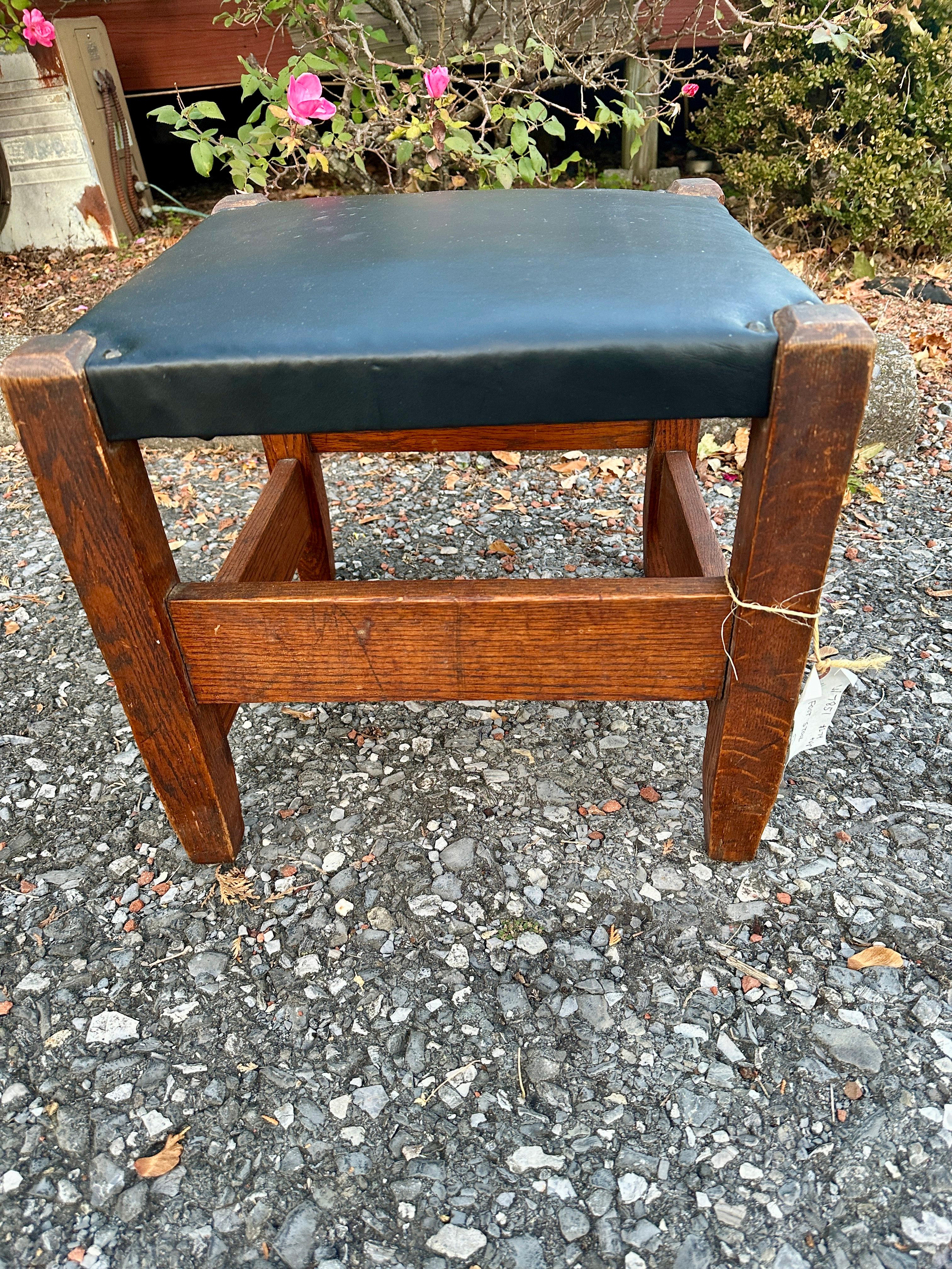 This is an Antique Arts & Crafts Mission Footstool from circa 1910 in Very Good condition.  No repairs or replacements.  It is Sturdy & Strong and Ready to use in your home or office. 
YOU ALSO CAN USE IT AS A SEAT.


SALE      EXTRA OFF,     SALE