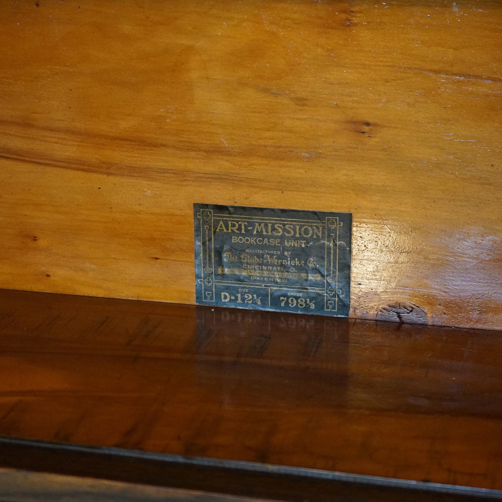 Antiguo Arts & Crafts Mission Globe Wernicke Secretario de barrister de roble de cinco pilas en Bueno estado para la venta en Big Flats, NY