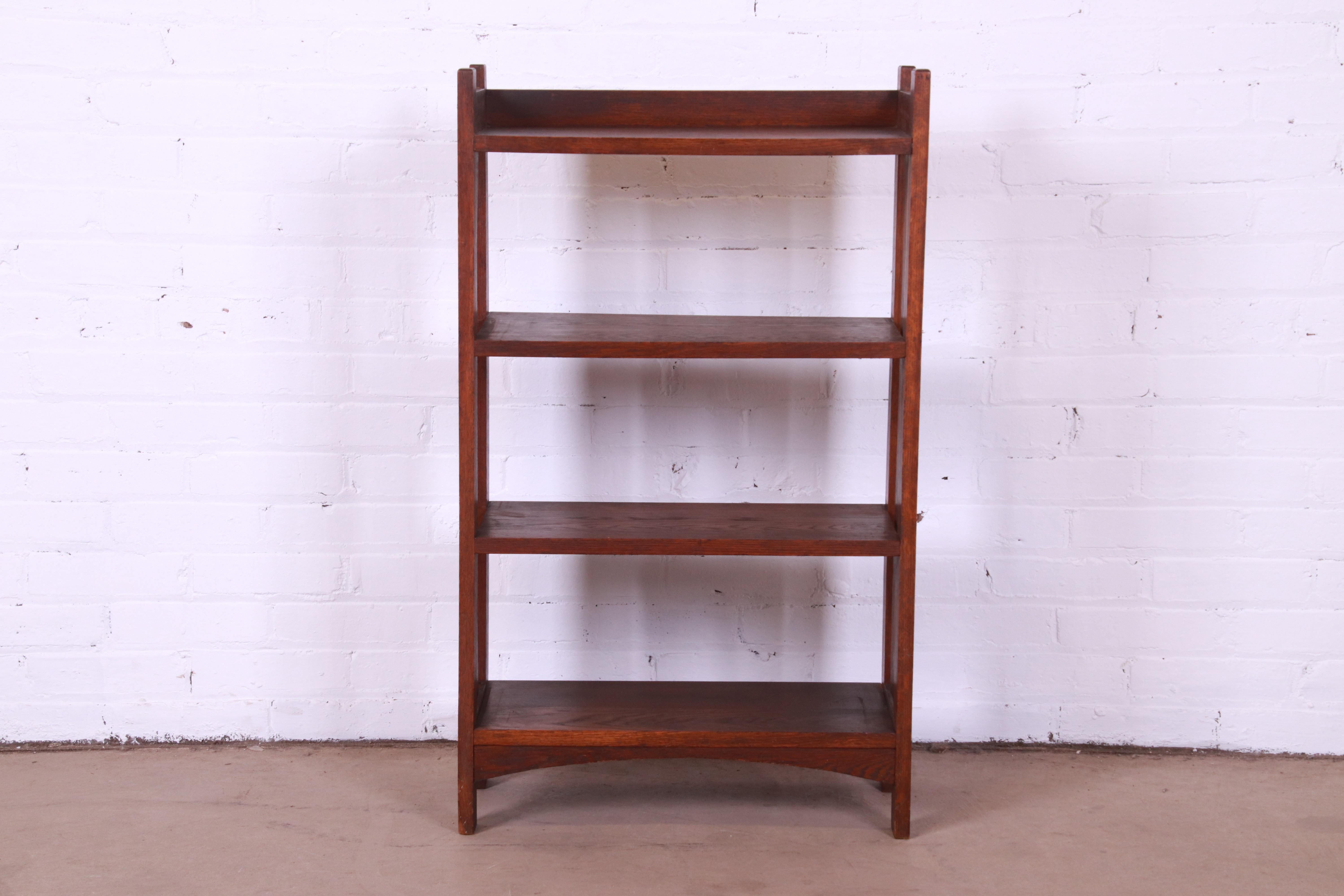 Antique Arts & Crafts Mission Oak Book Shelf, circa 1900 In Good Condition In South Bend, IN