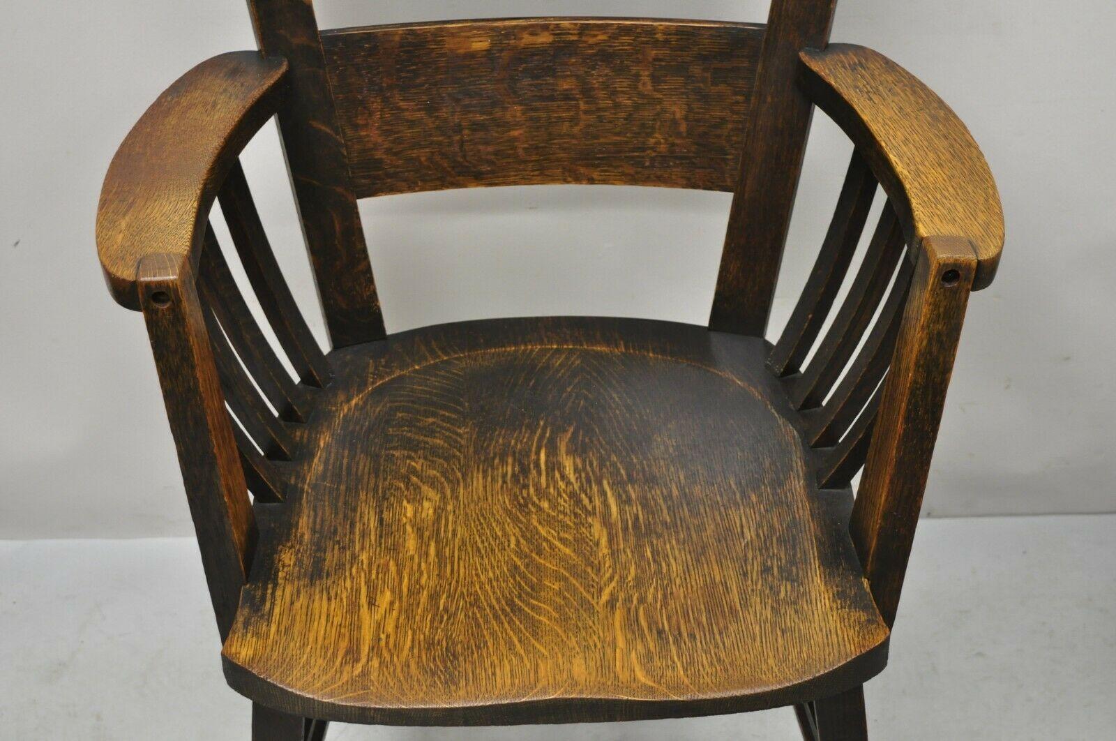 20th Century Antique Arts & Crafts Mission Oak Bowed Spindle Plank Seat Arm Chair For Sale
