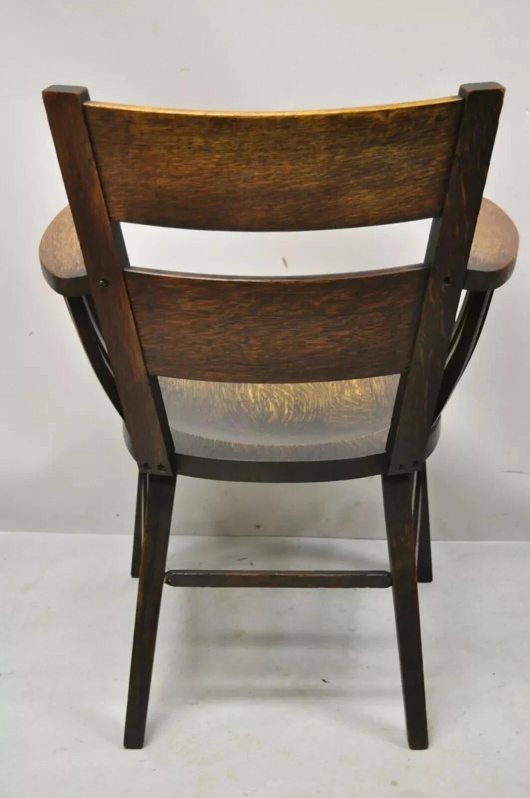 Antiguo Sillón Escolar Arts & Crafts Mission Arts & Crafts Oak Bowed Spindle Plank Seat en venta 3