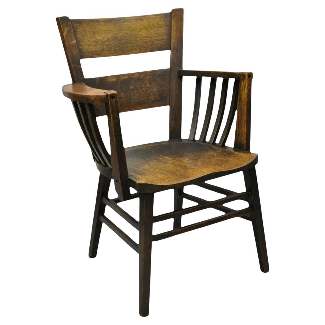 Antiguo Sillón Escolar Arts & Crafts Mission Arts & Crafts Oak Bowed Spindle Plank Seat en venta