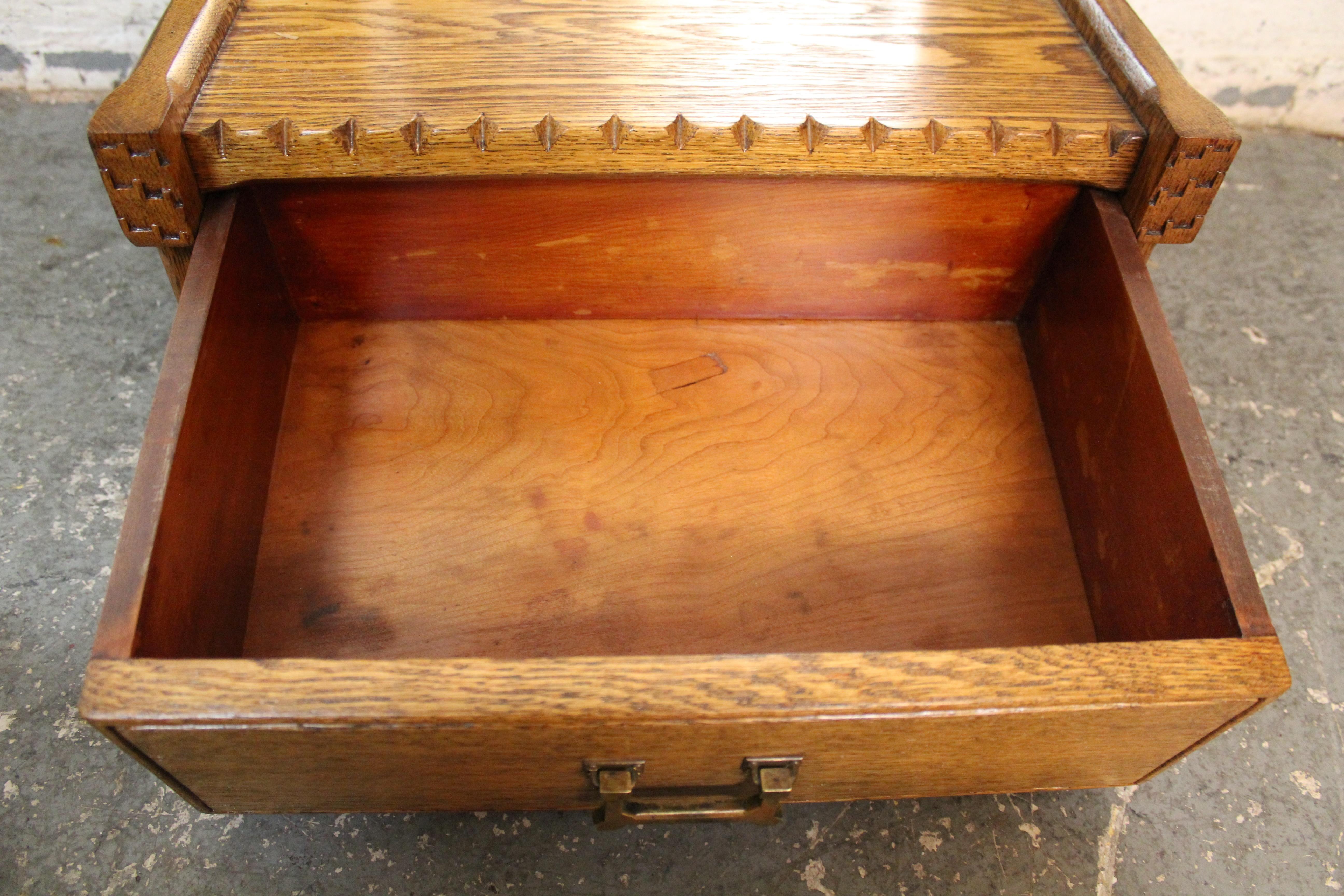 Antique Mission Arts & Crafts Oak Fold Mirror de rasage pliant en vente 4