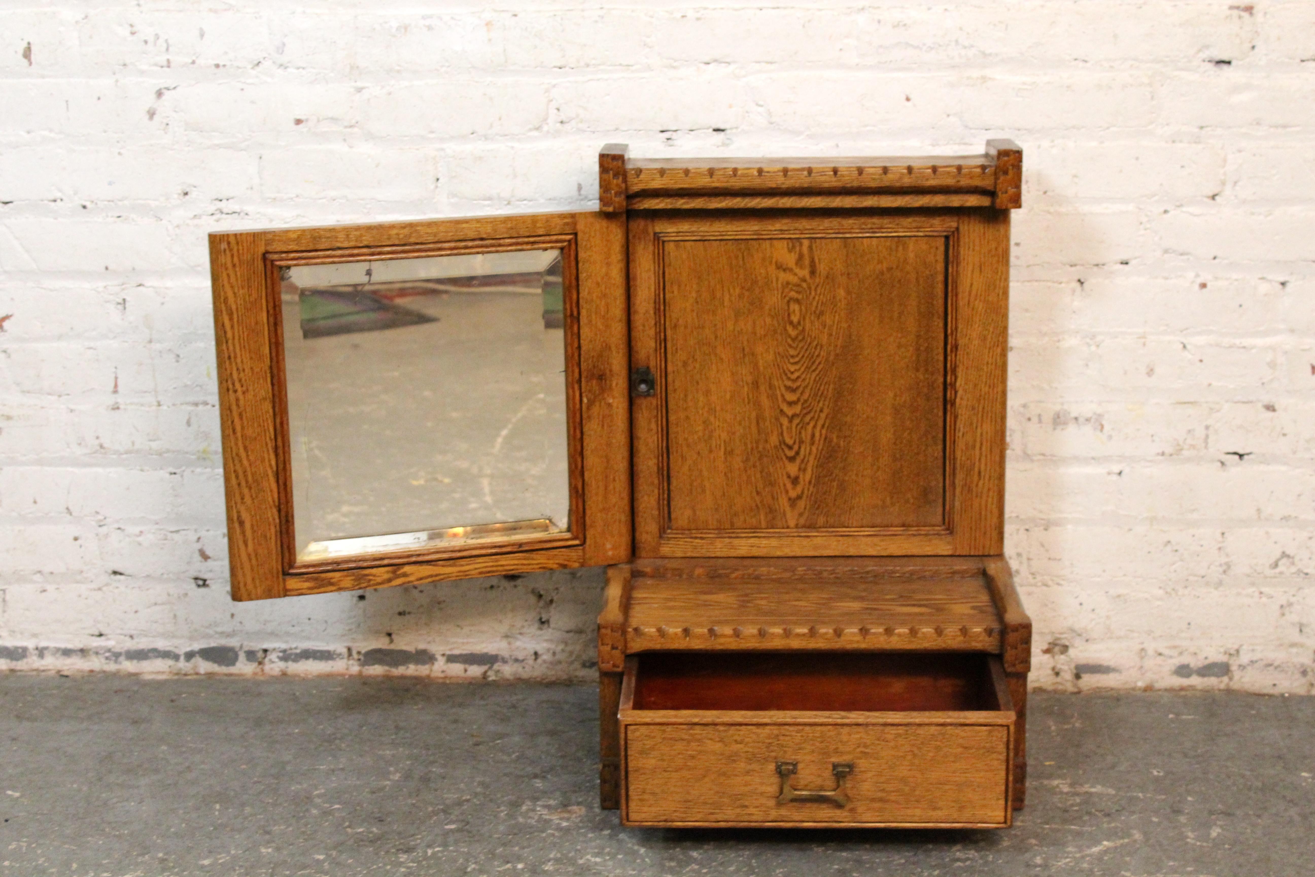 20ième siècle Antique Mission Arts & Crafts Oak Fold Mirror de rasage pliant en vente