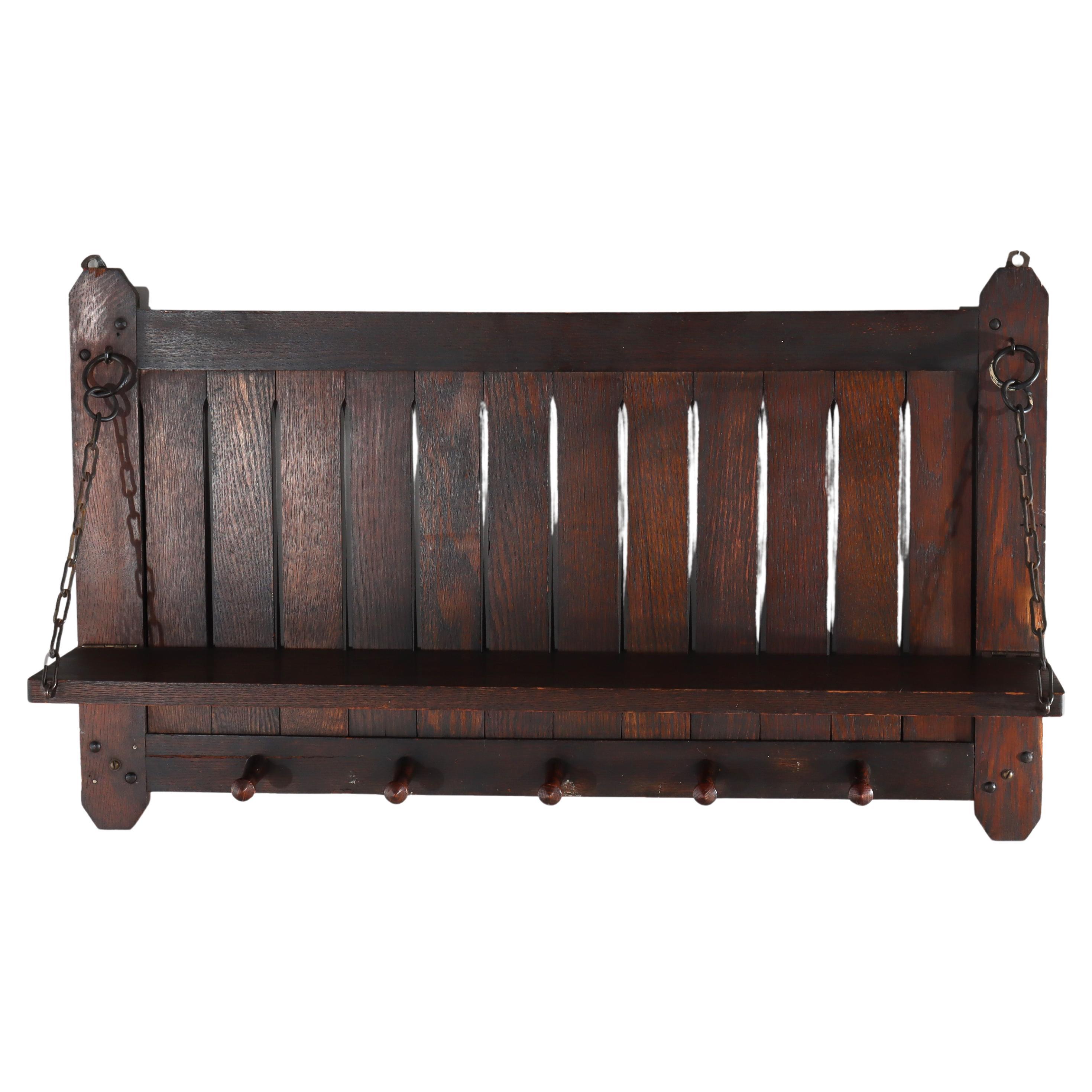 Antico portacappelli in quercia Mission Arts 
Crafts con ripiano C1910 in vendita