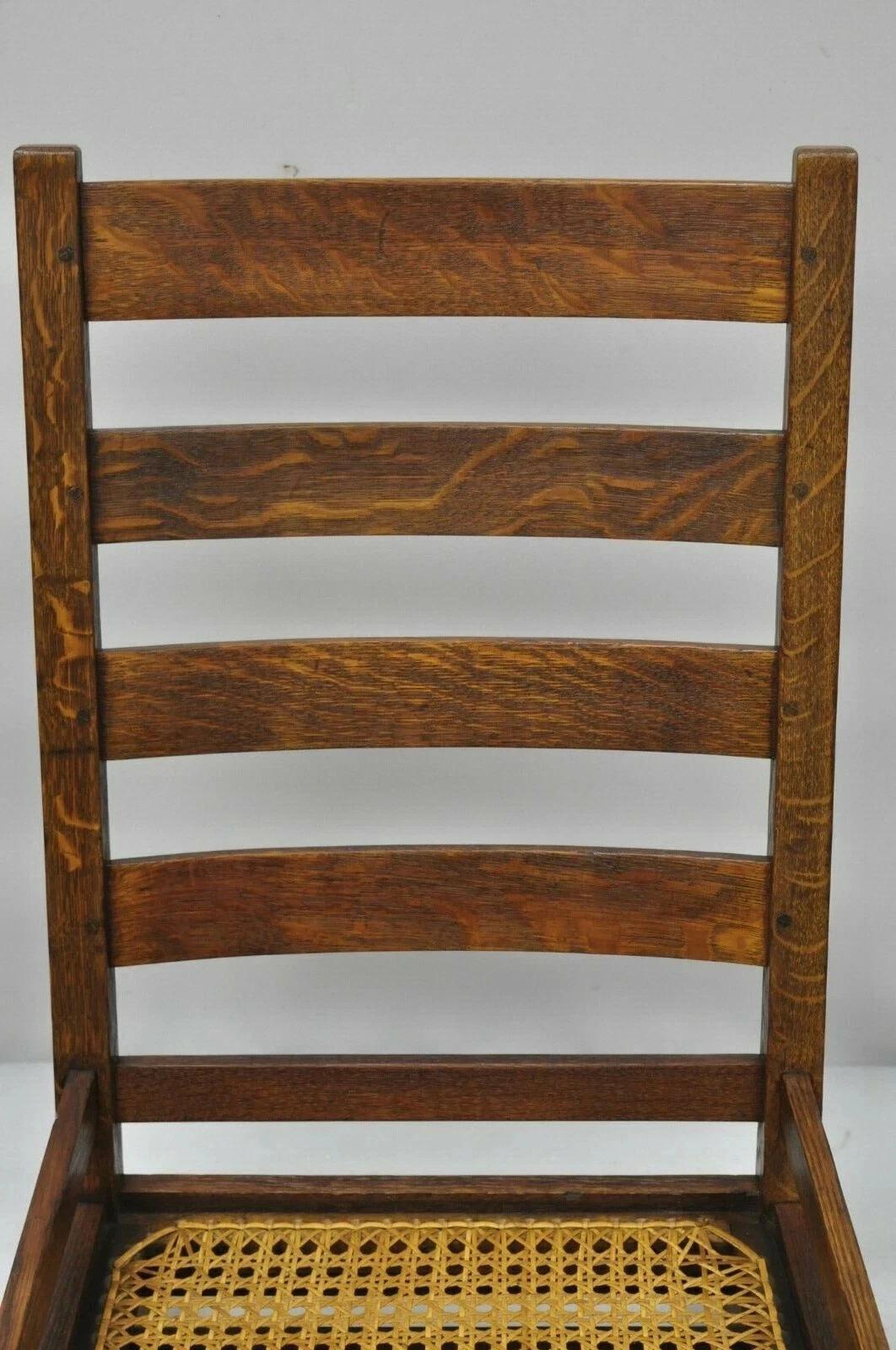 Antique Arts & Crafts Mission Oak Ladder Back Hip Rail Rocker Rocking Chair (Unbekannt) im Angebot